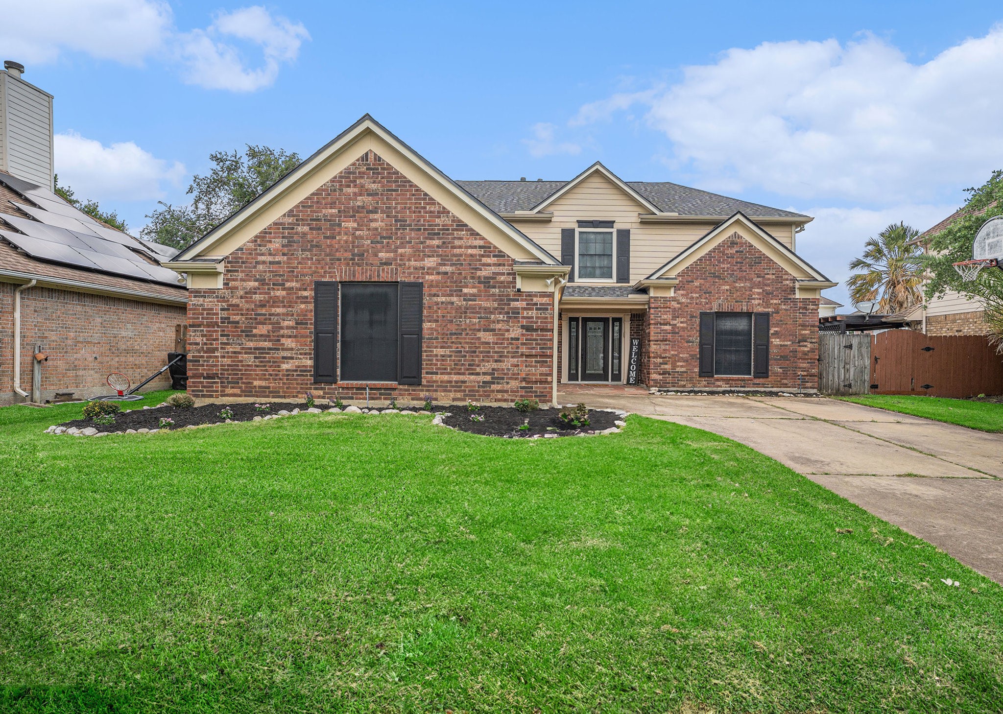 10939 Spruce Drive N Property Photo 1