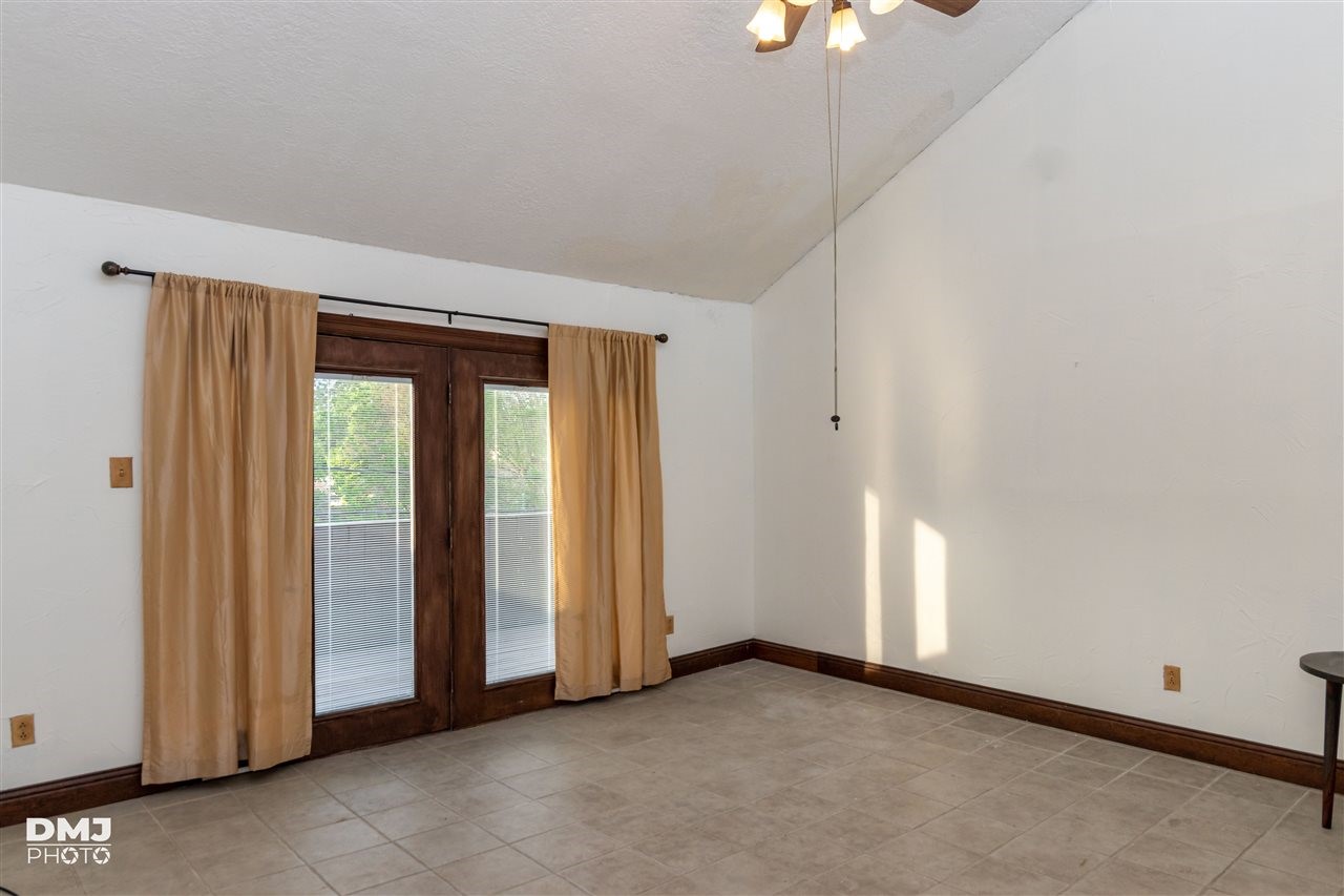 6770 Lexington Drive Property Photo 17