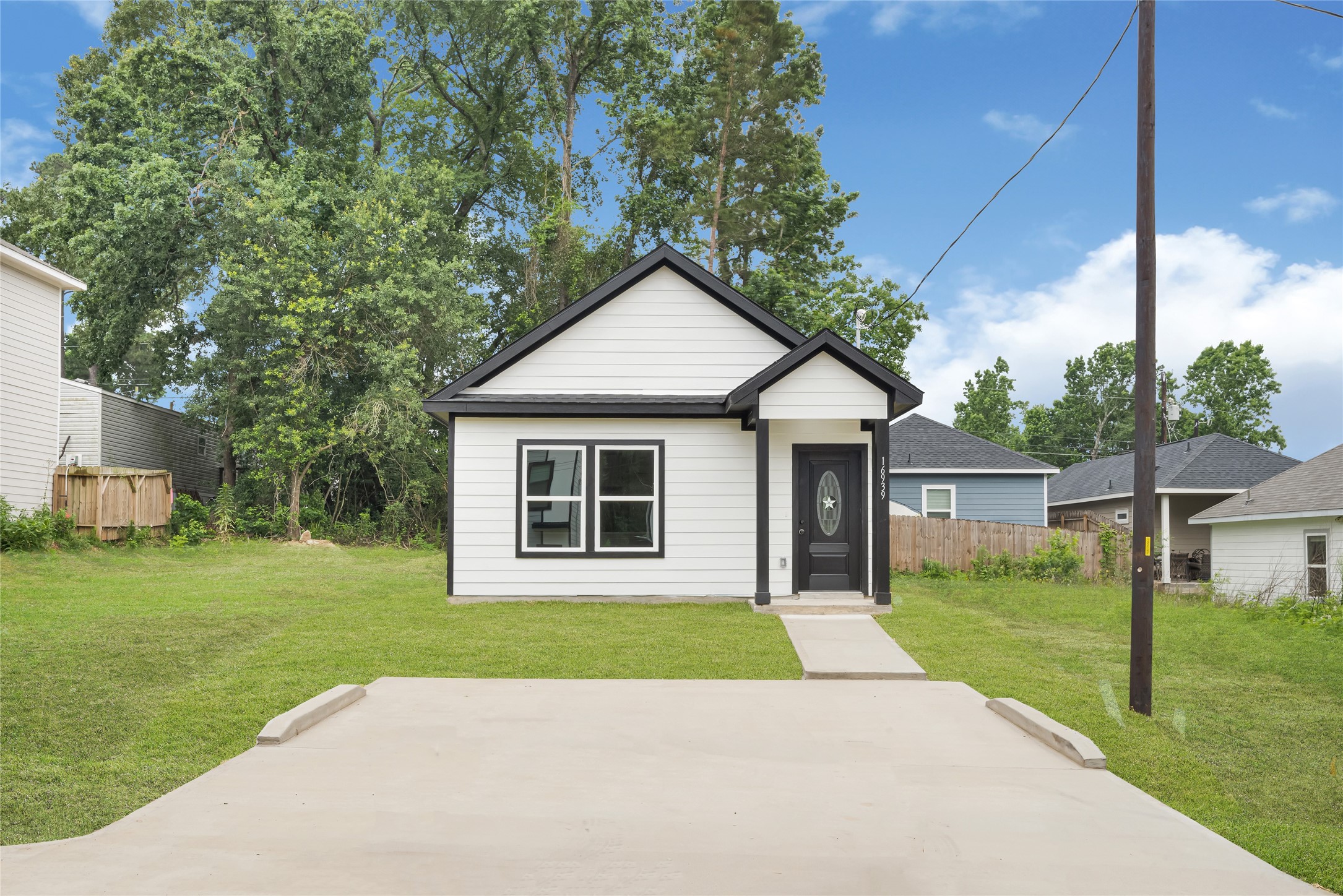 16939 Balmoral Property Photo 1