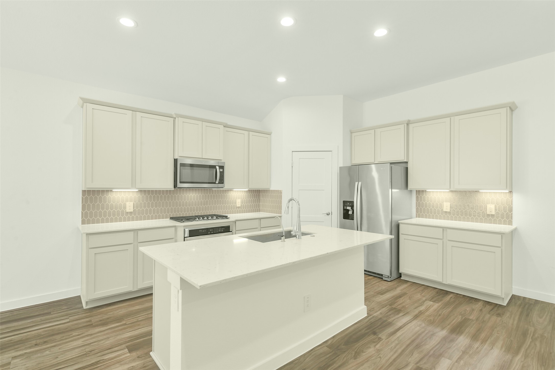14322 Winema View Lane Property Photo 10