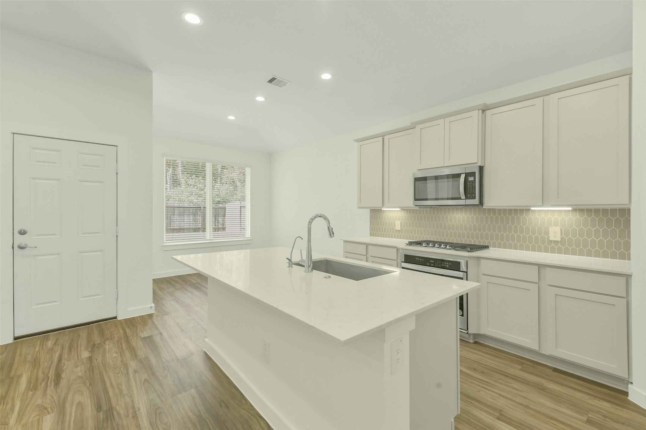 14322 Winema View Lane Property Photo 11