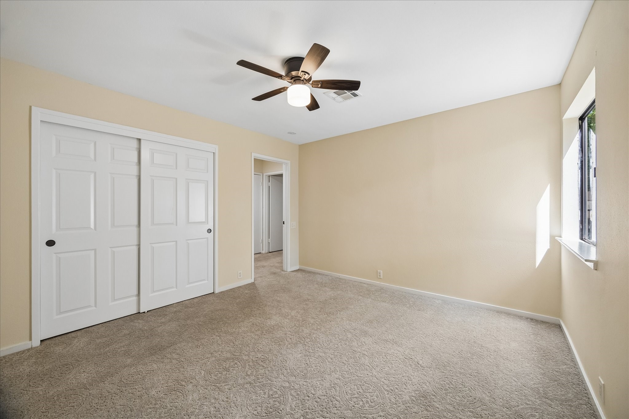 115 Litchfield Lane Property Photo 21
