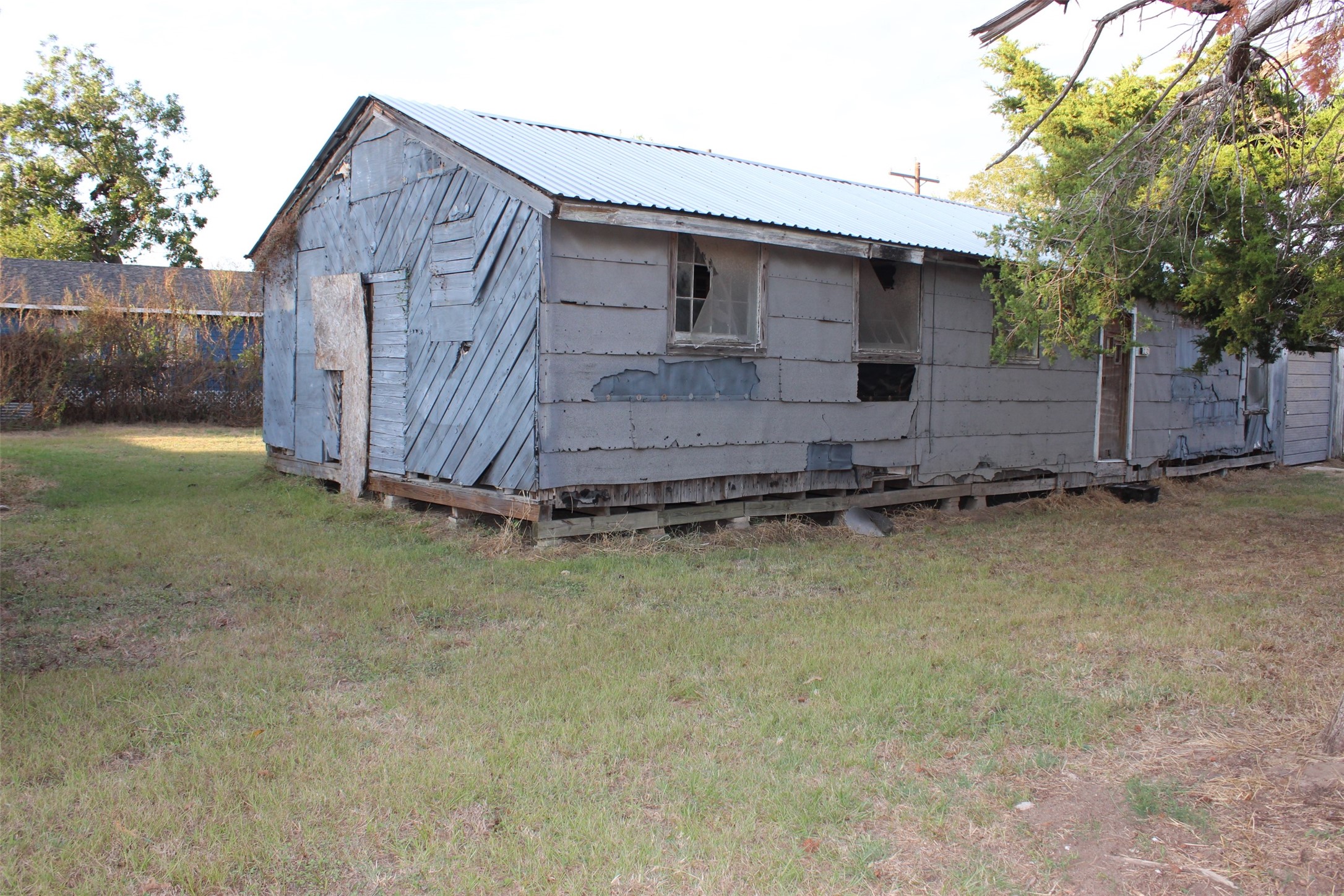 212 1st Street Property Photo 2