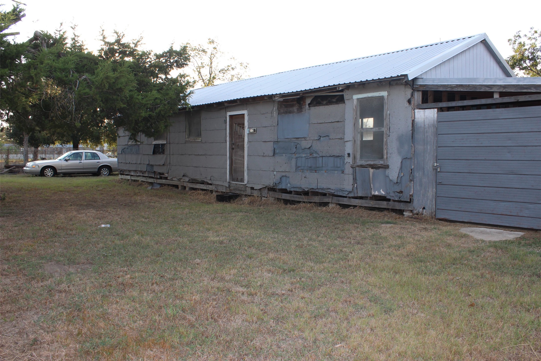 212 1st Street Property Photo 3
