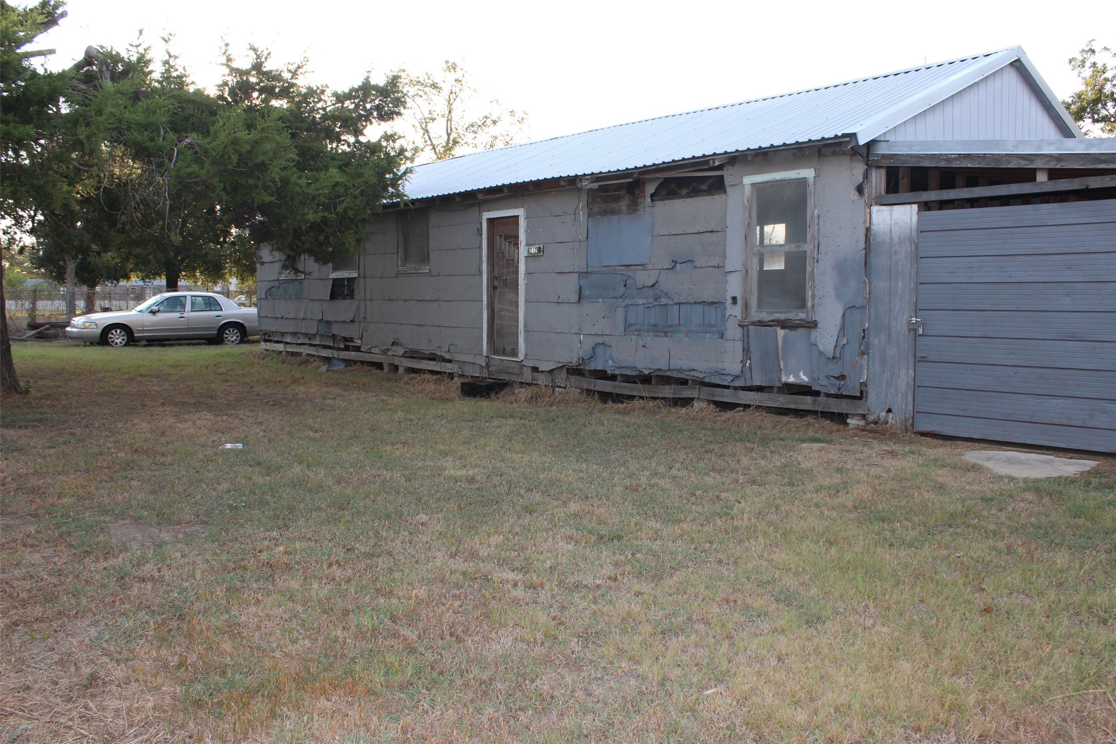212 1st Street Property Photo 4