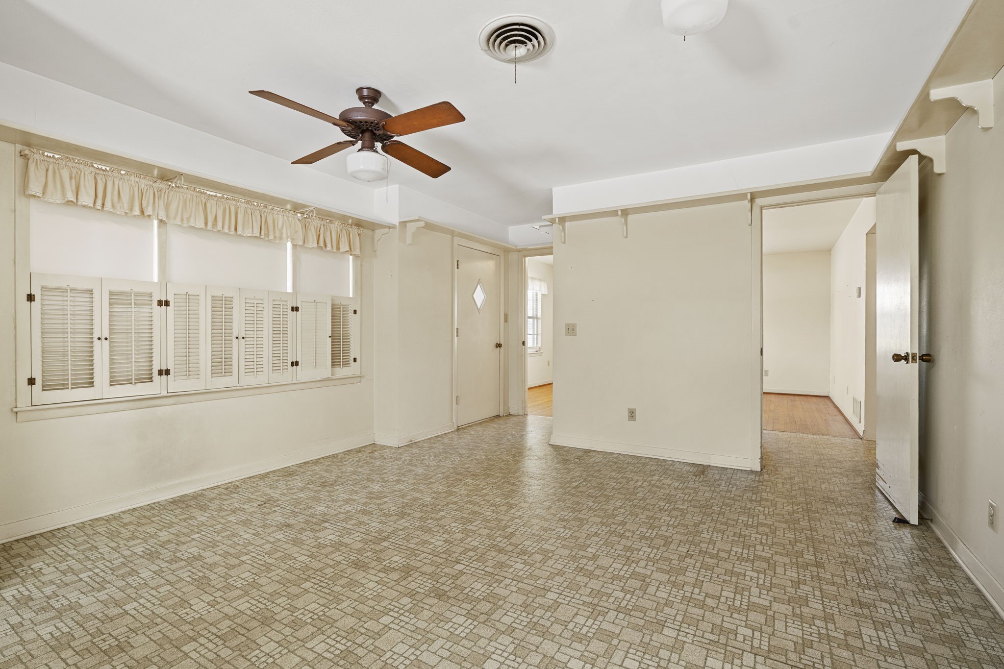 5418 Bryan Road Property Photo 20