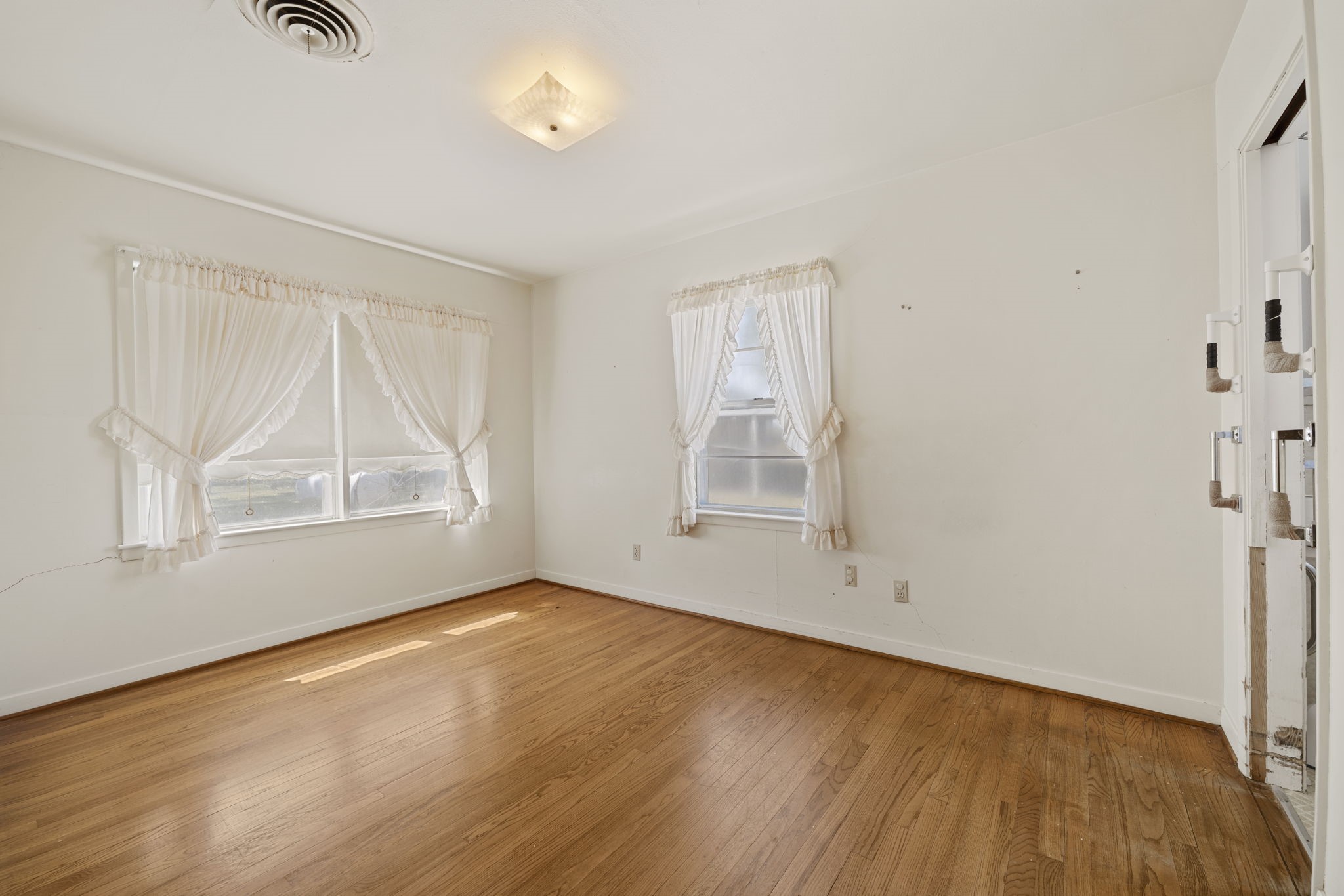 5418 Bryan Road Property Photo 23