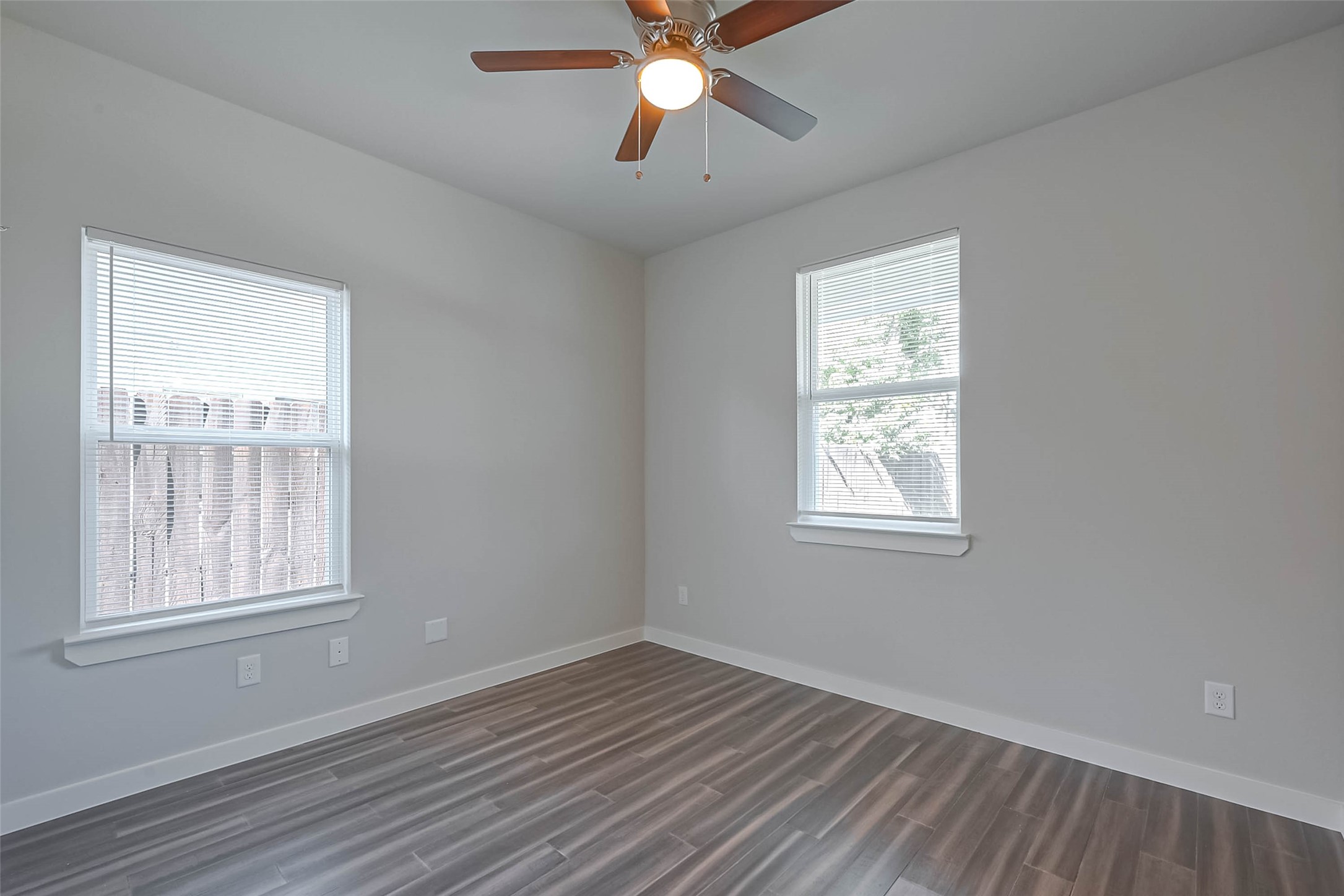 910 King Street Property Photo 26
