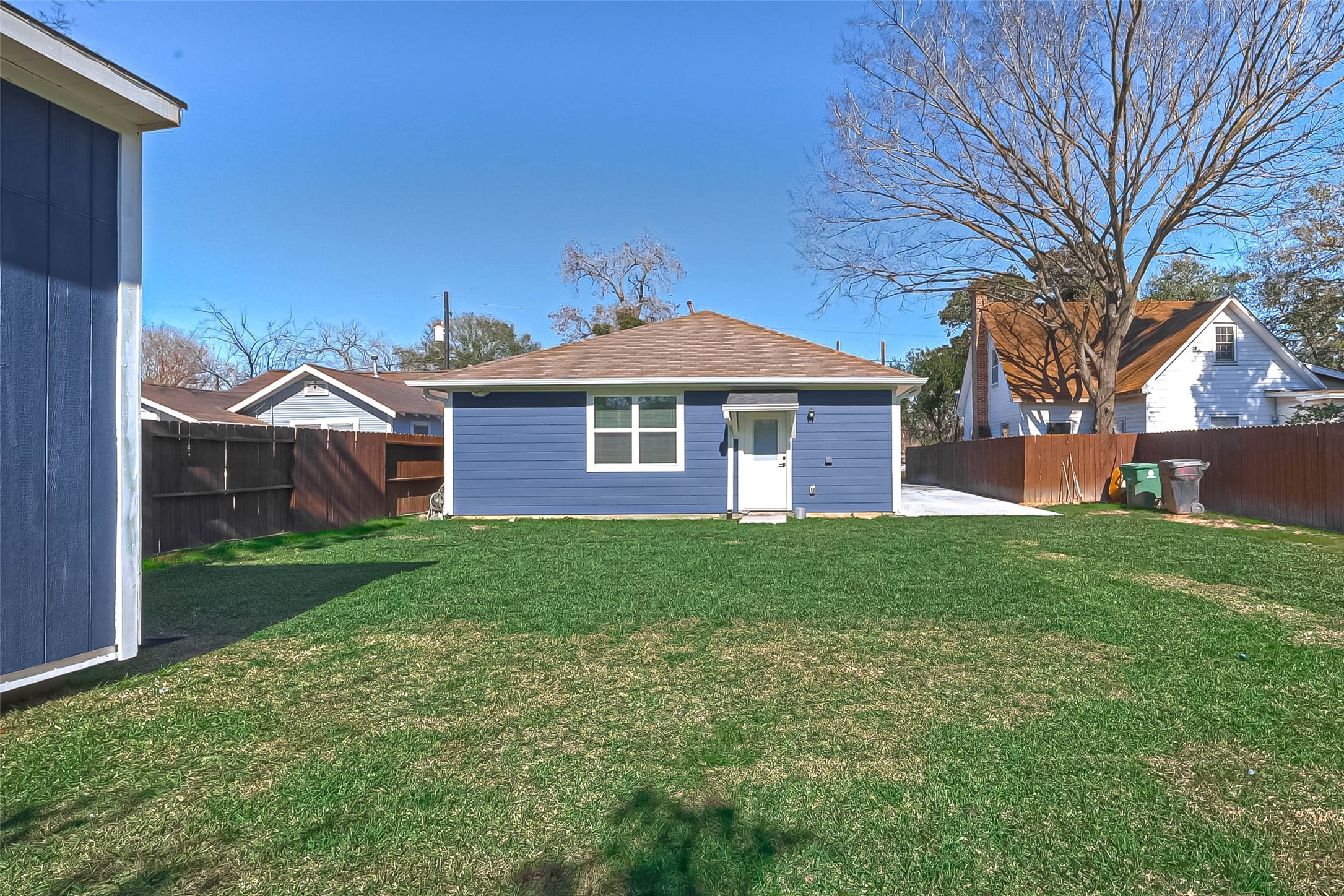 910 King Street Property Photo 29