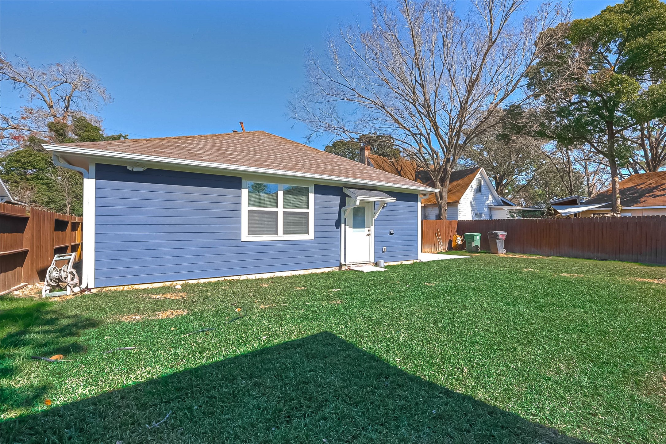 910 King Street Property Photo 30