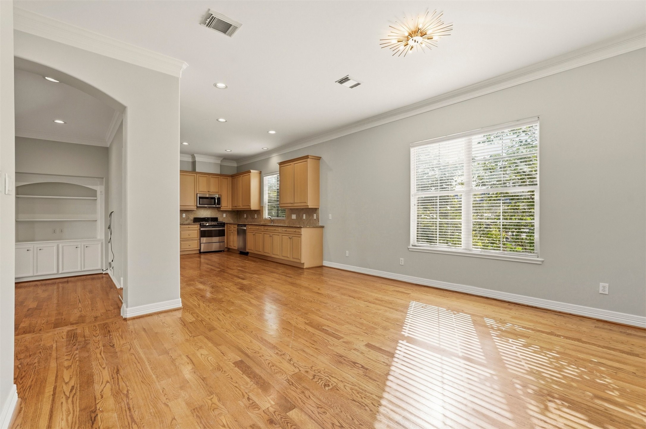 822 Stuart Street Property Photo 7