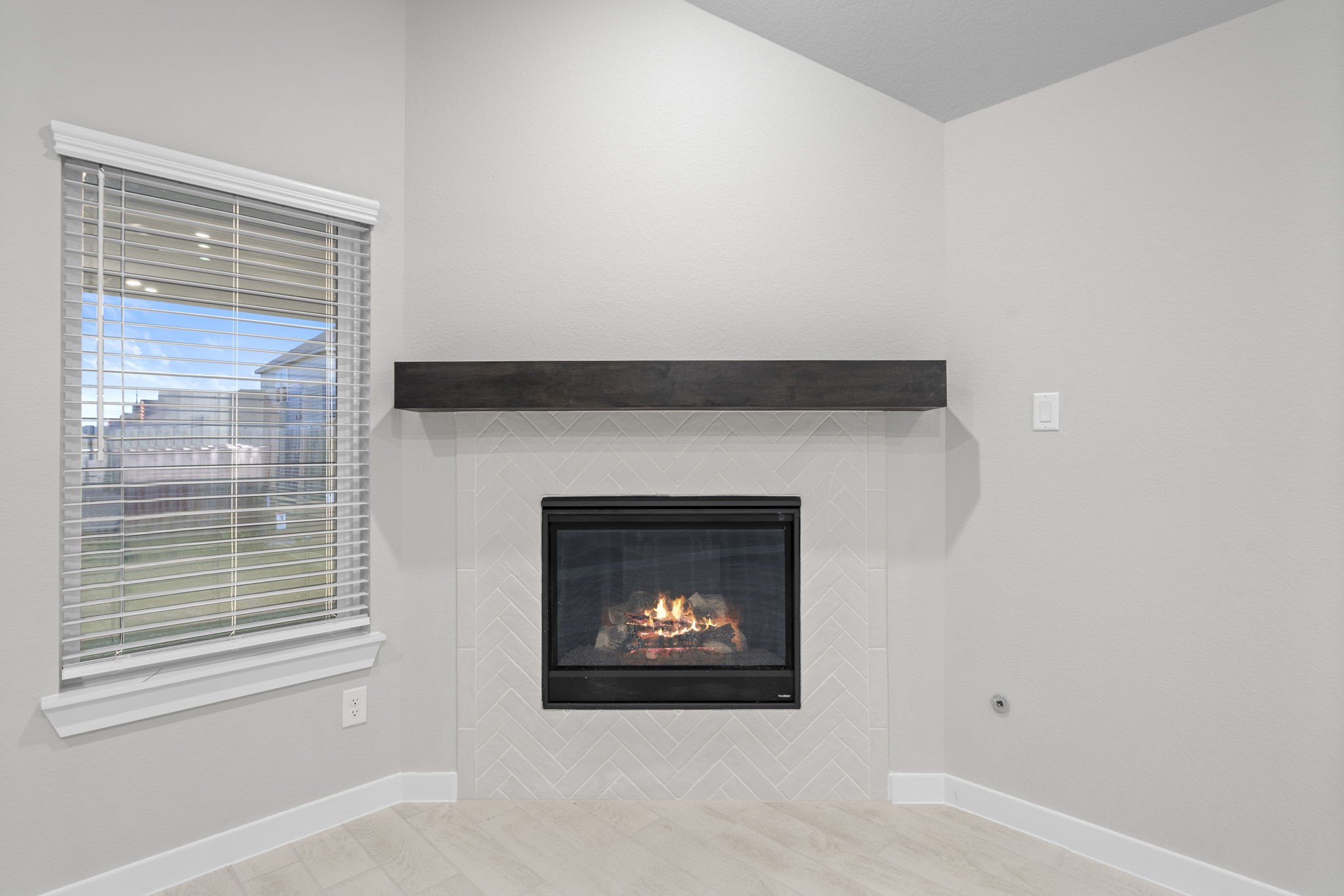 2129 Sunflower View Street Property Photo 10