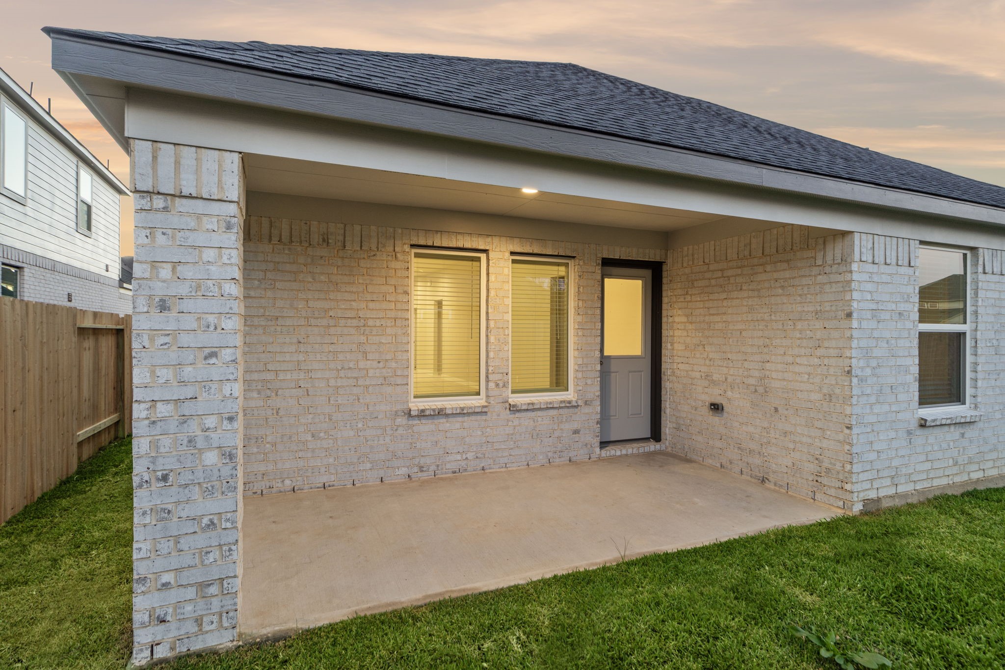2129 Sunflower View Street Property Photo 18