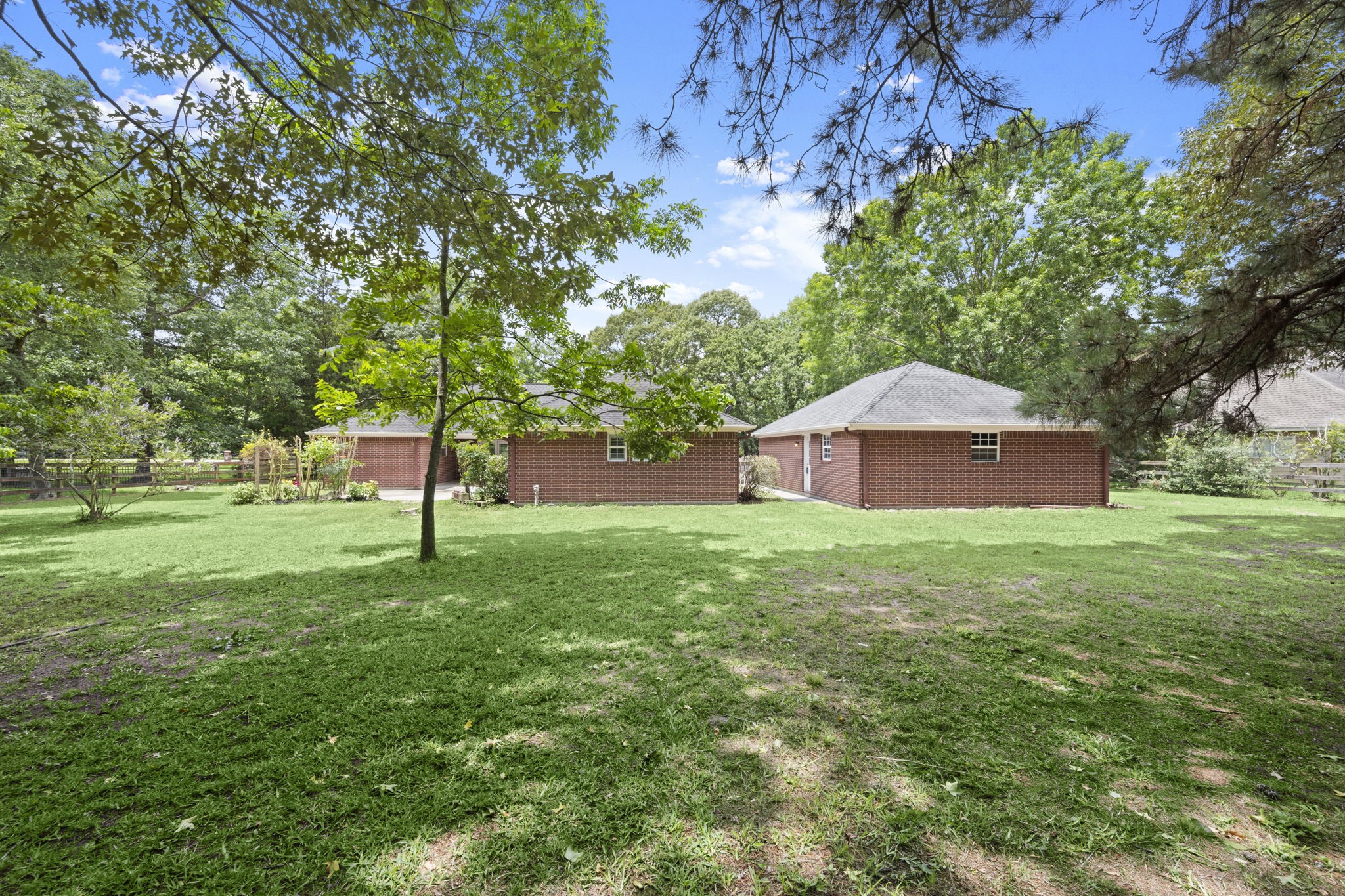2418 Pebble Lake Drive Property Photo 36