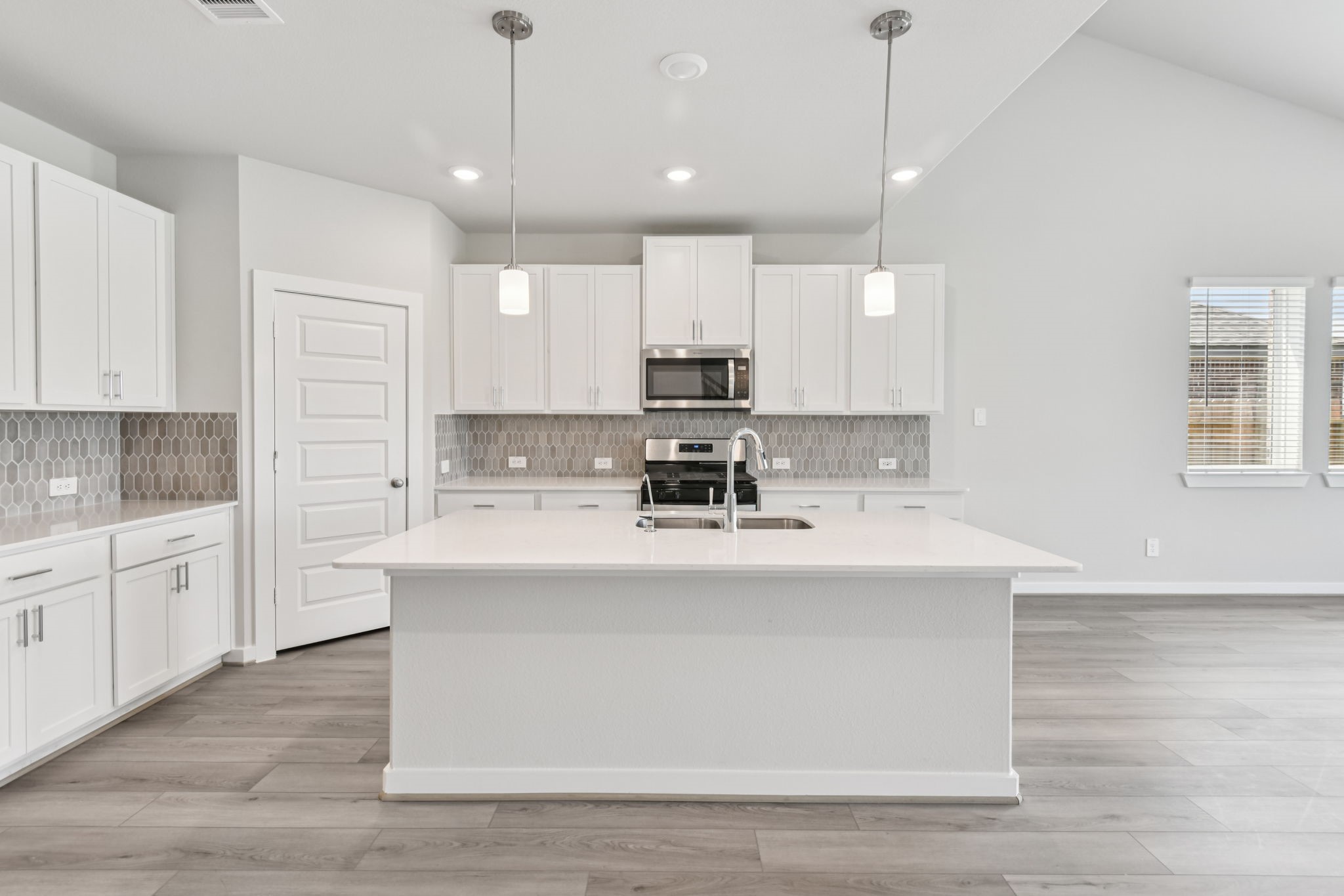 17817 Stone Terrace Lane Property Photo 13