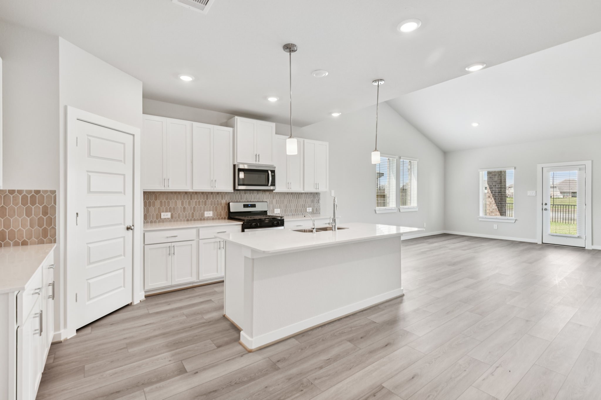 17817 Stone Terrace Lane Property Photo 14