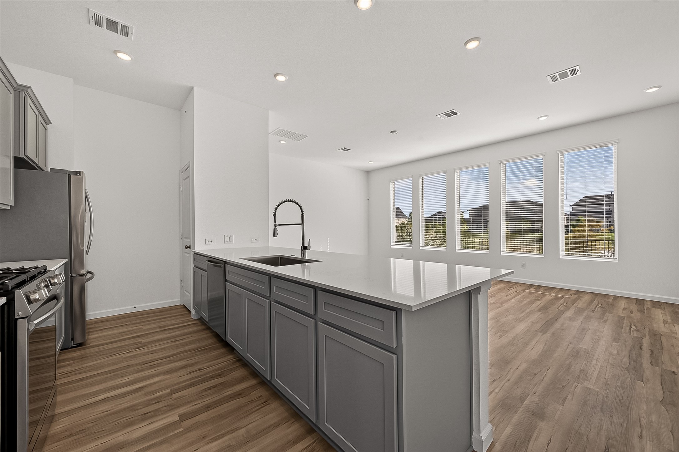 5558 Amber Brook Lane Property Photo 3