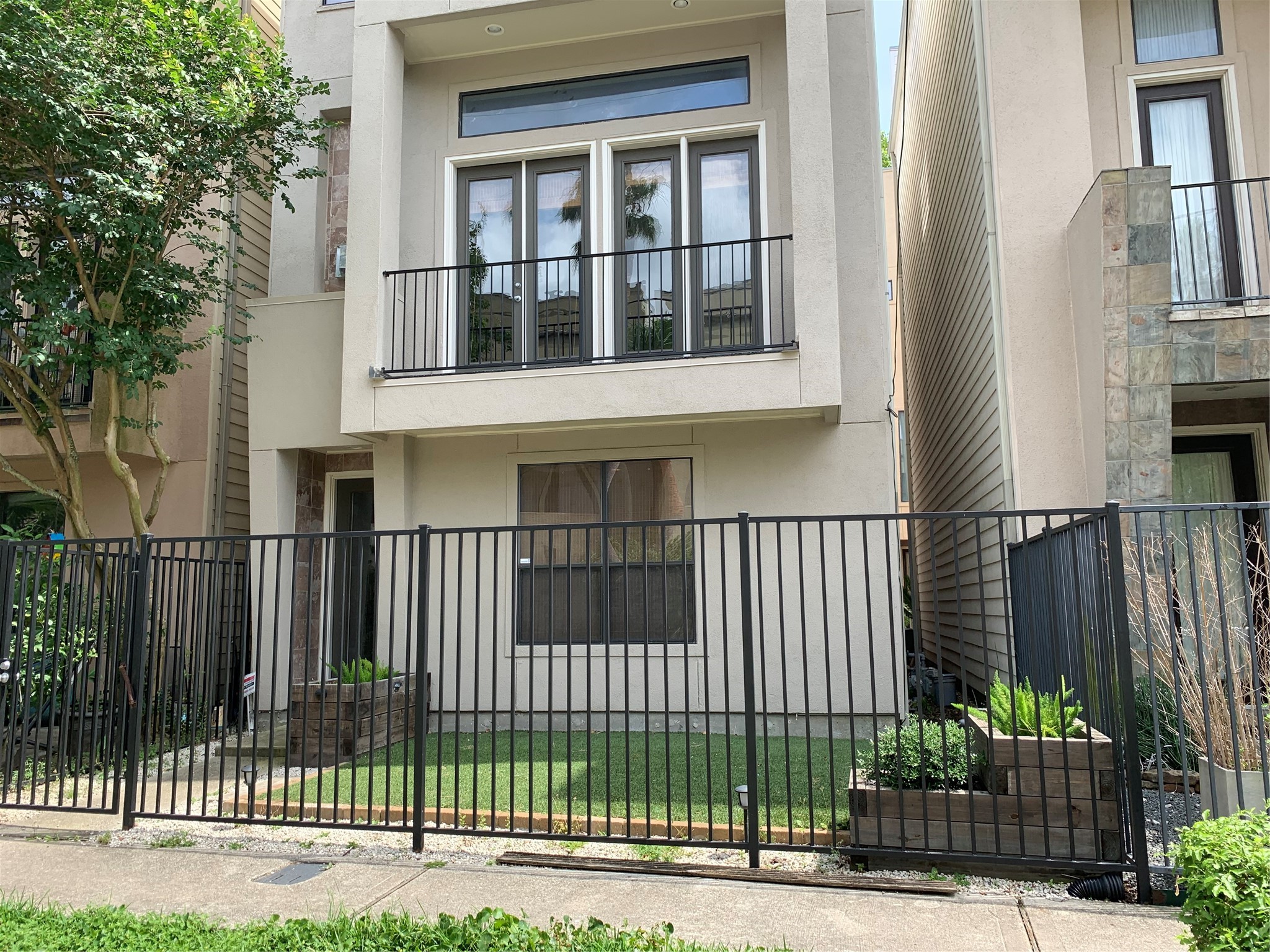 5231 Lillian Street Property Photo 2
