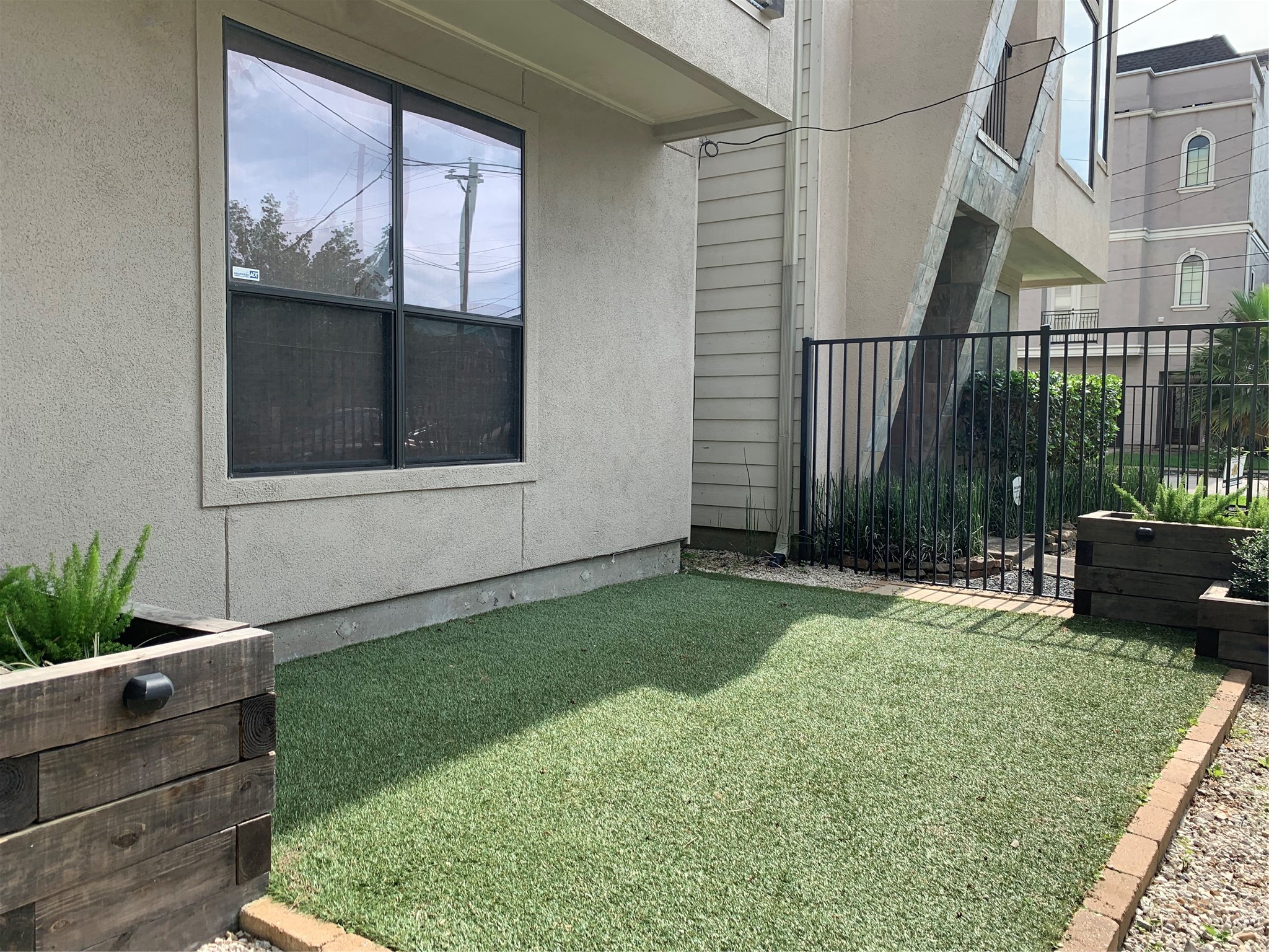 5231 Lillian Street Property Photo 3