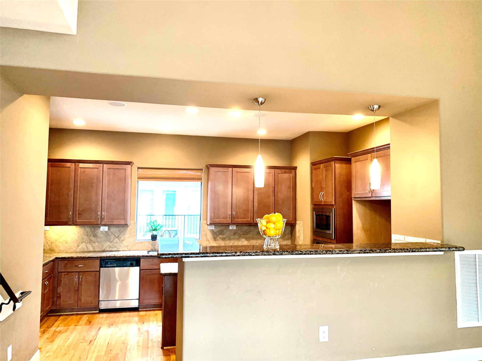 5231 Lillian Street Property Photo 10