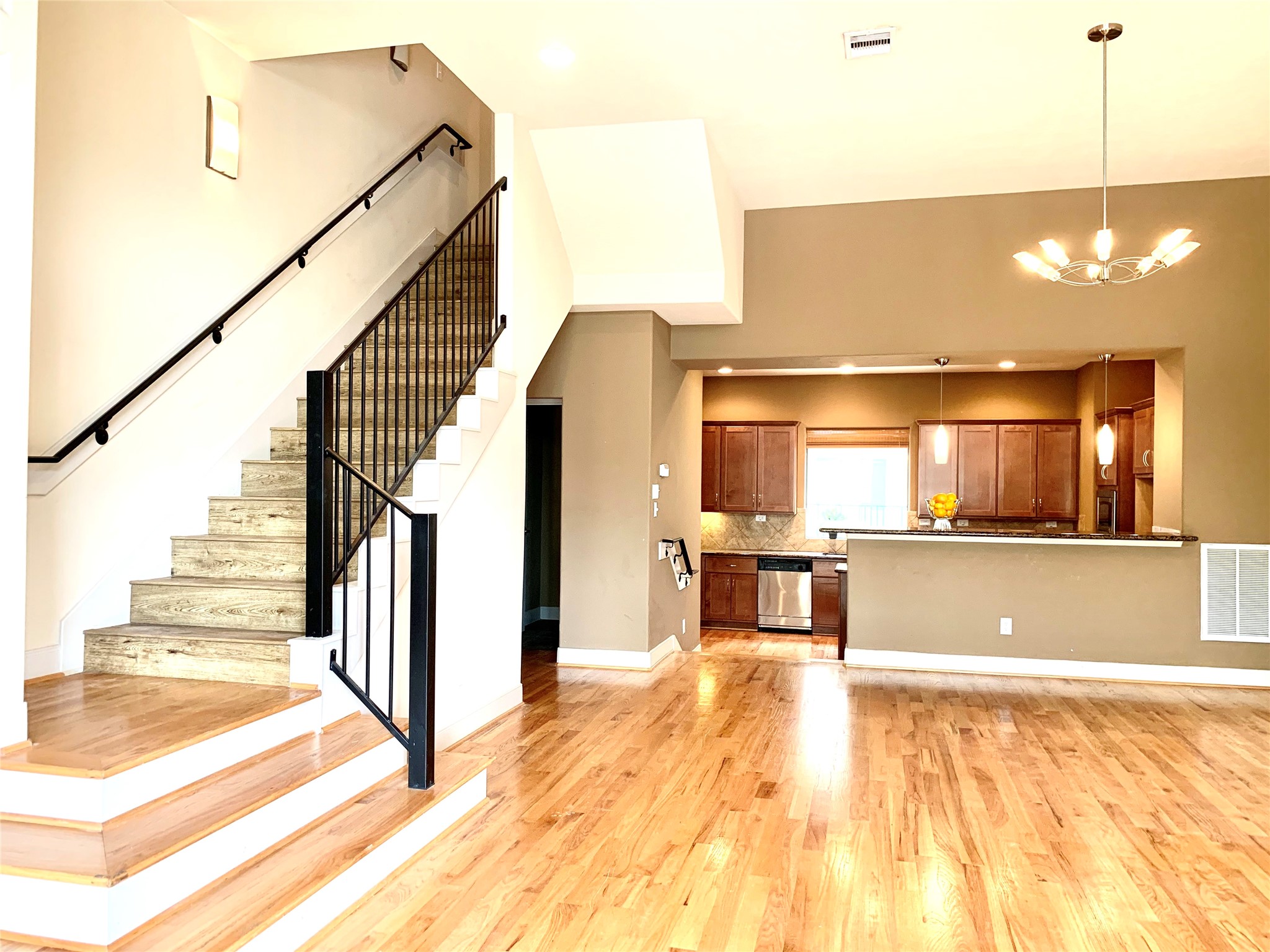 5231 Lillian Street Property Photo 13