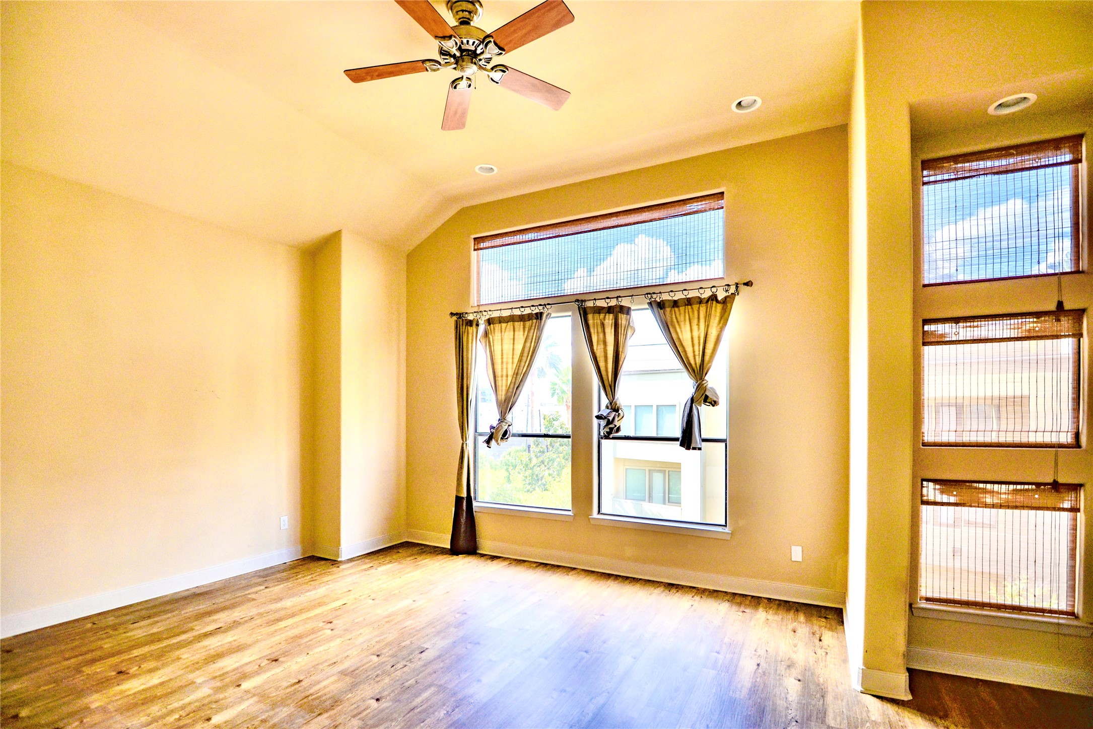 5231 Lillian Street Property Photo 19