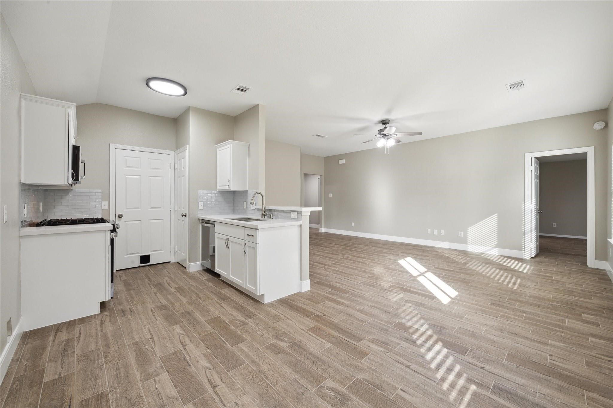 1206 Halls Bridge Property Photo 4