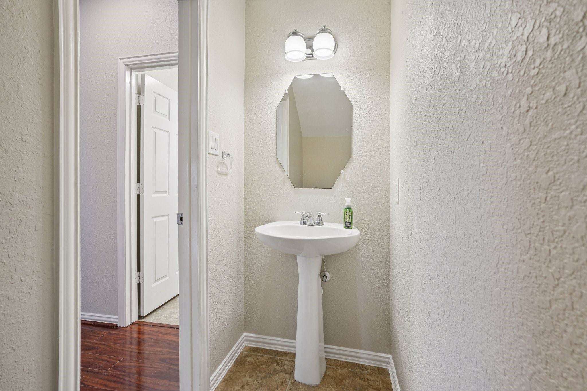 1314 Ravenel Lane Property Photo 19