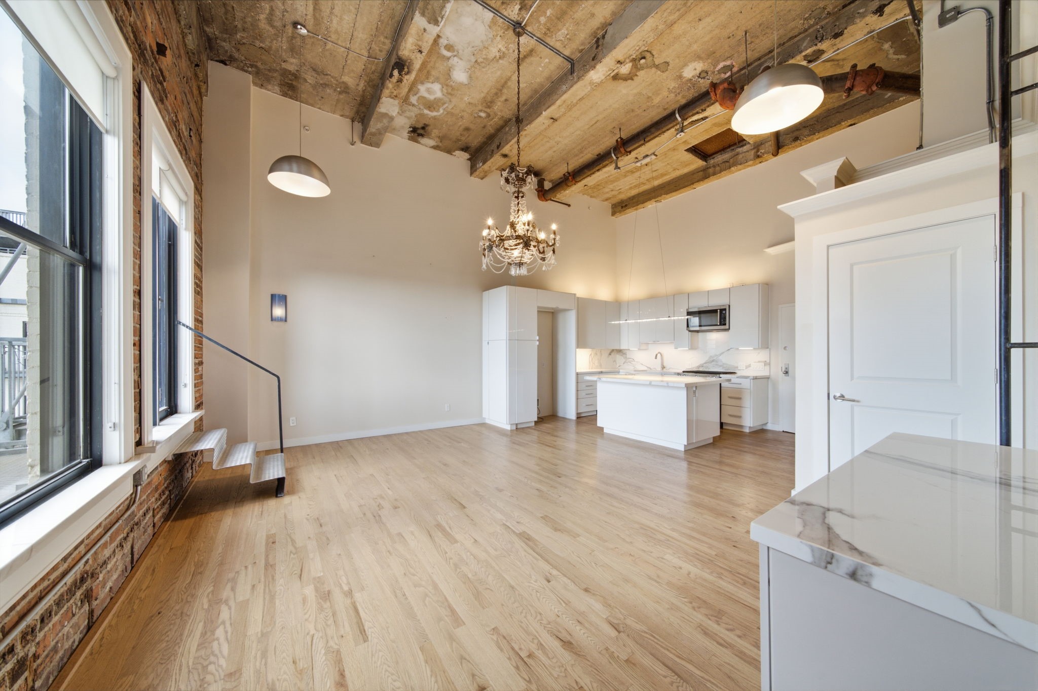 915 Franklin Street 9i Property Photo 8