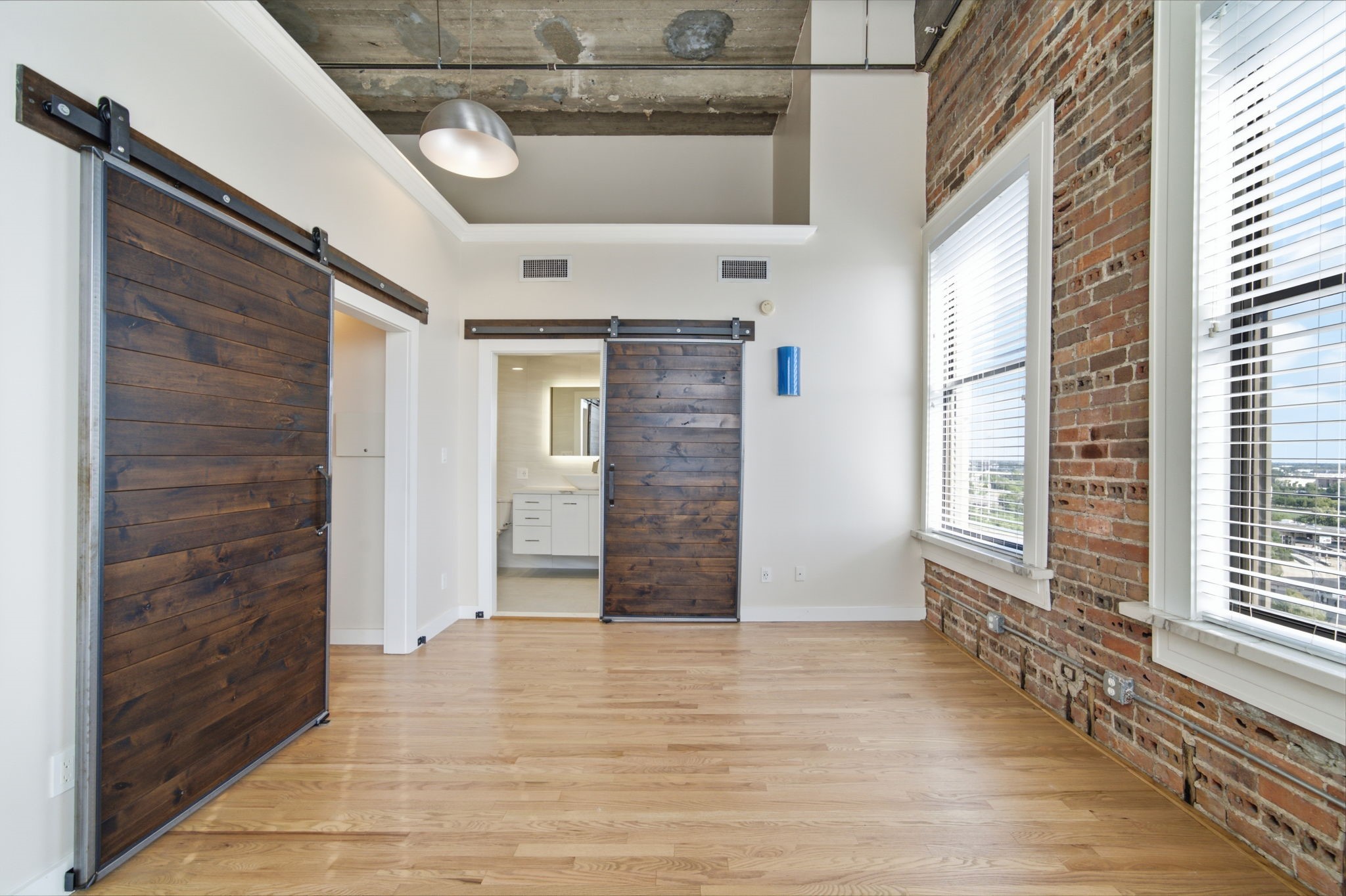 915 Franklin Street 9i Property Photo 17