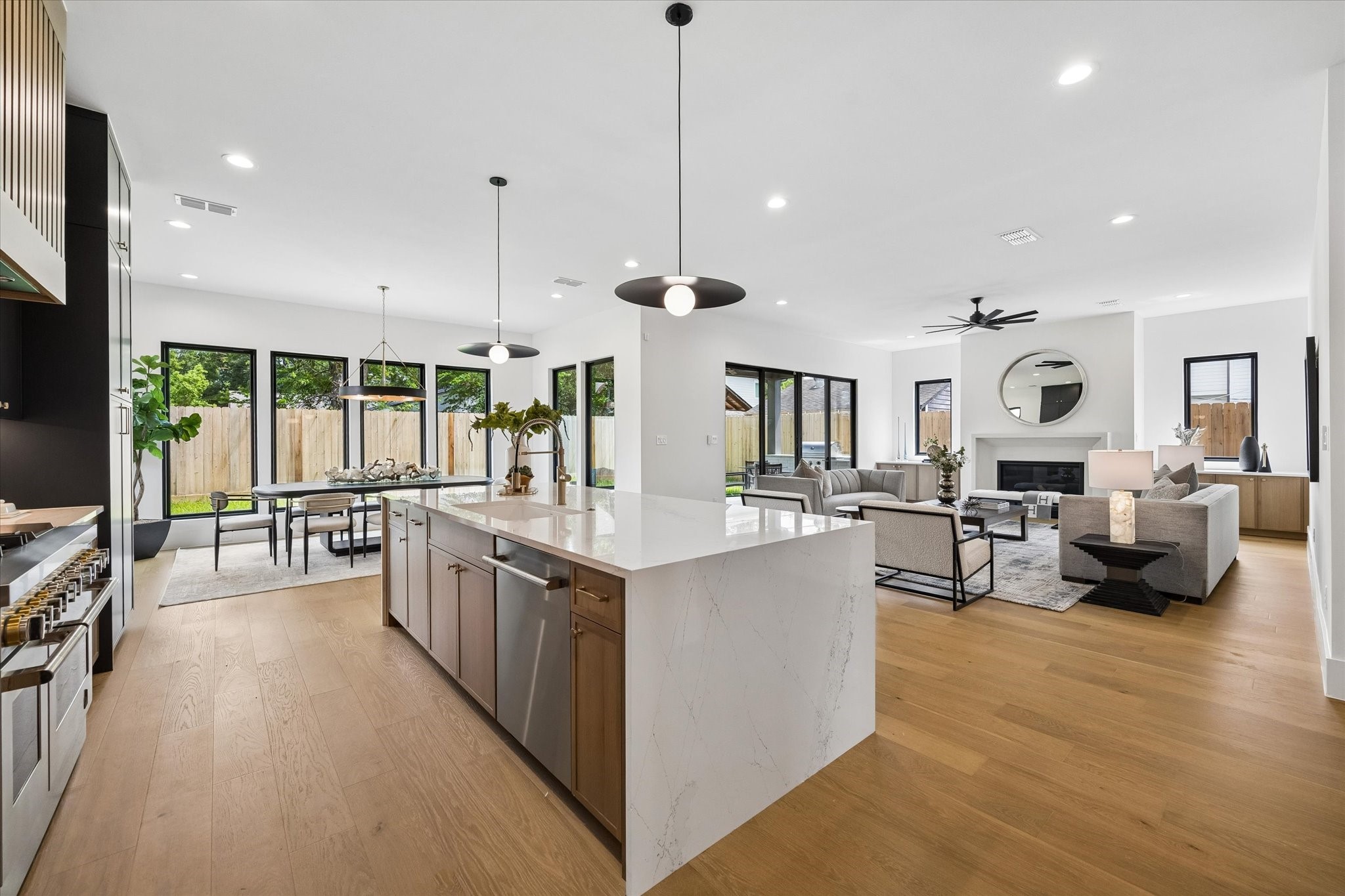 1710 Gardenia Drive Property Photo 4