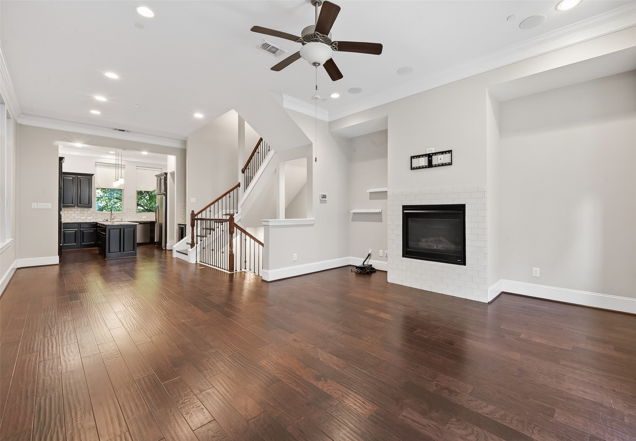 816 Yale Street C Property Photo 4