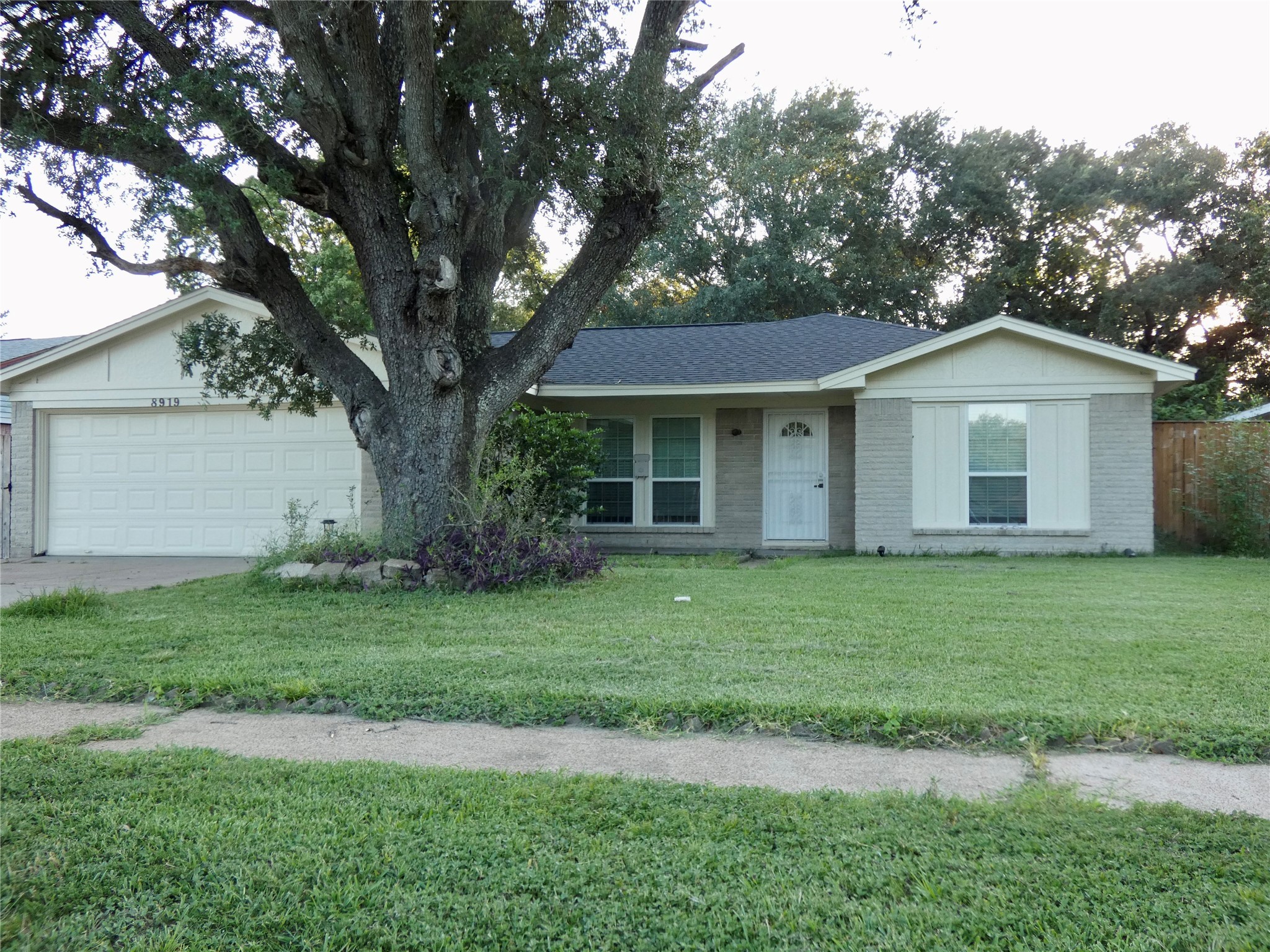8919 Winding River Drive Property Photo 1