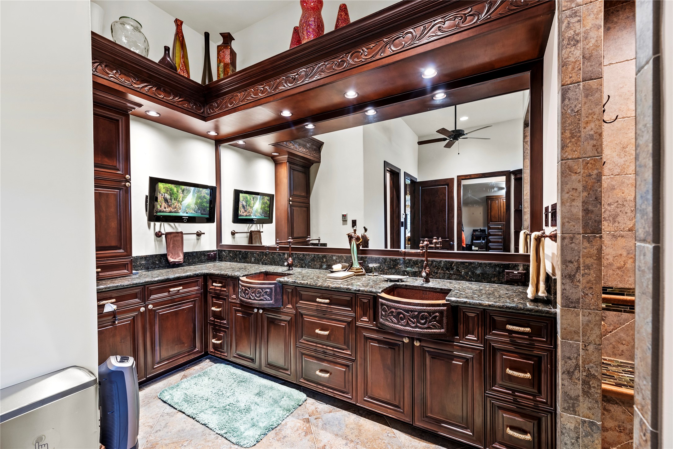 7715 Firethorne Creek Court Property Photo 22