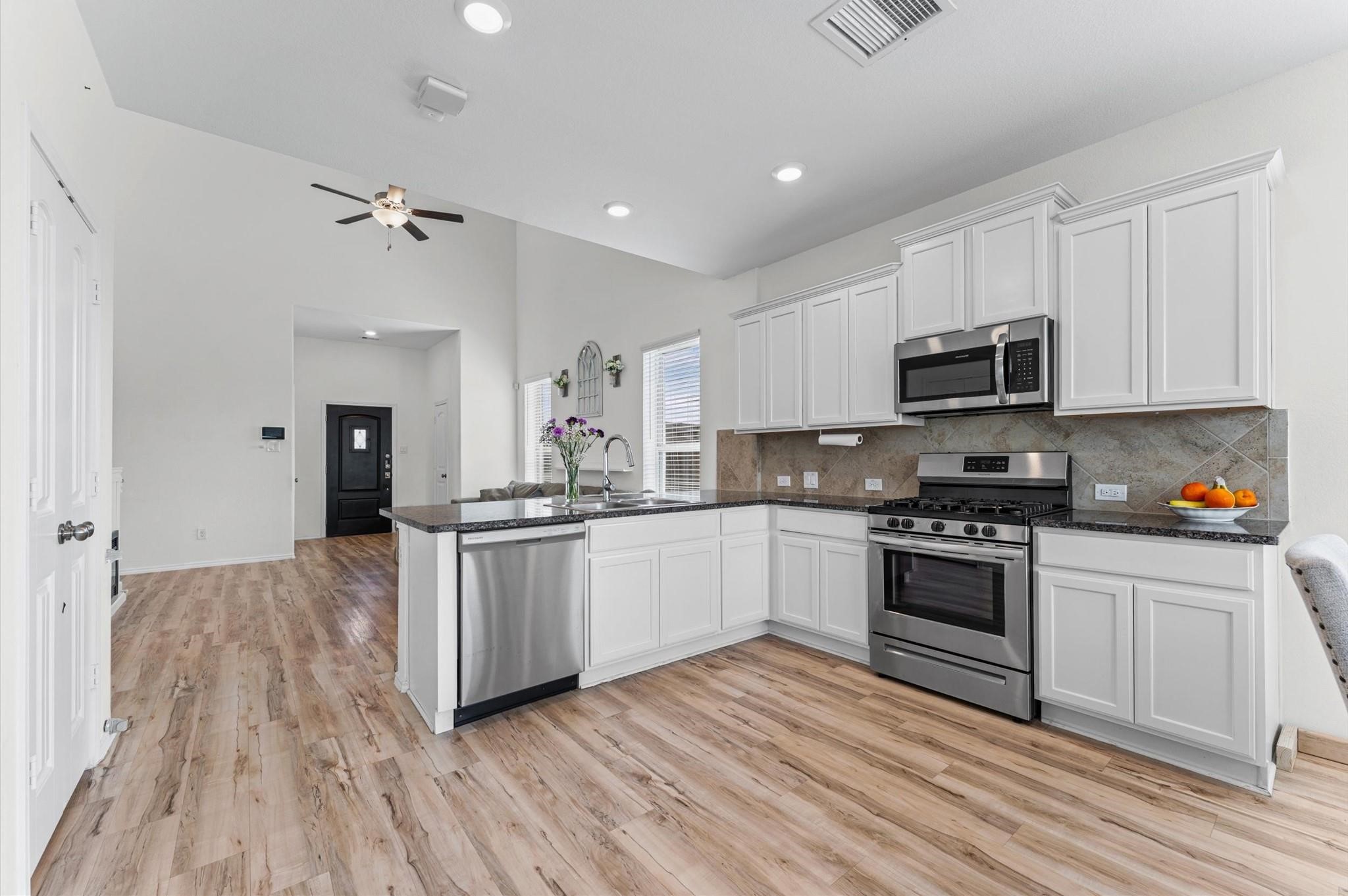26003 Amber Pearl Drive Property Photo 10