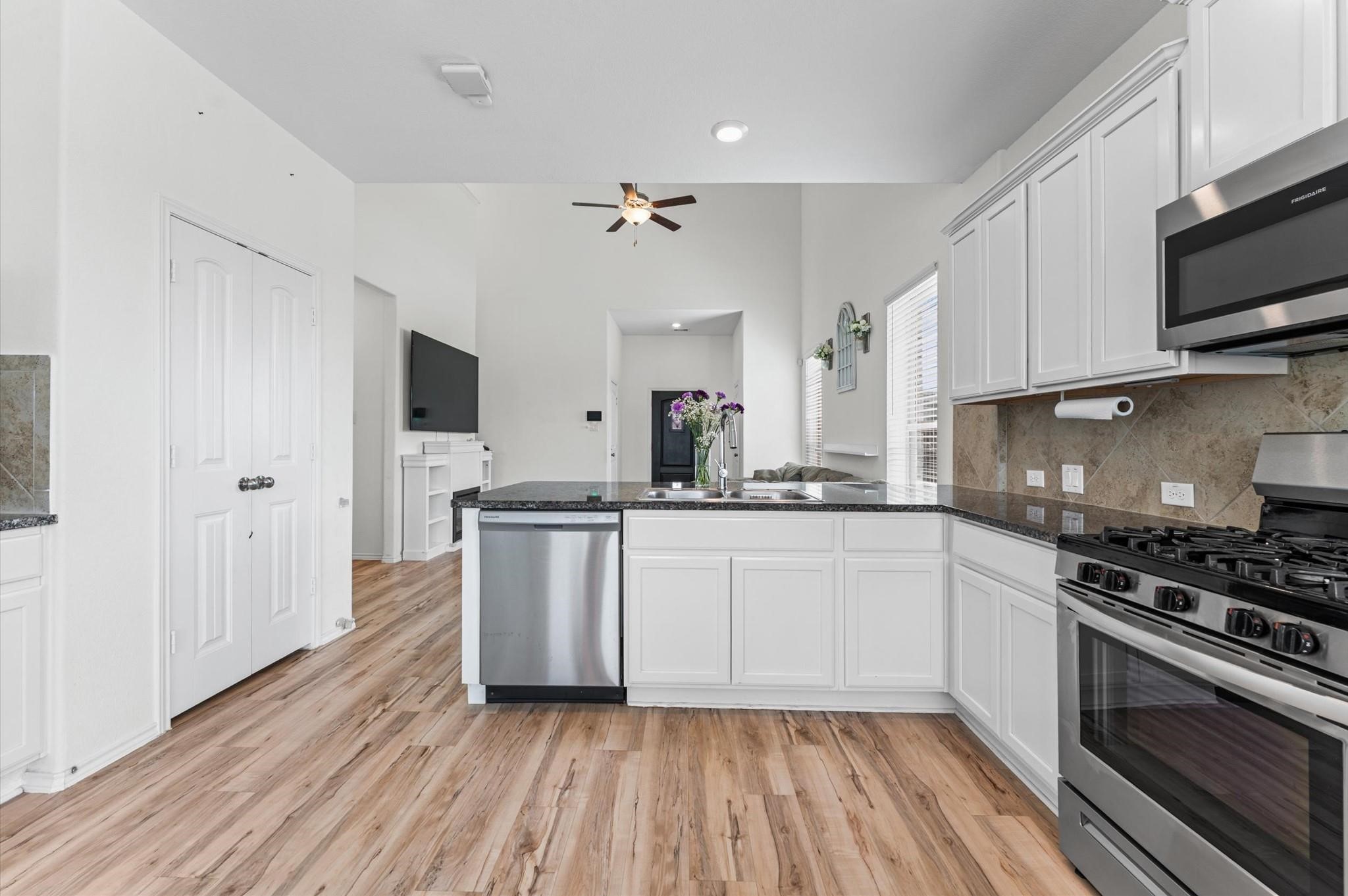 26003 Amber Pearl Drive Property Photo 15