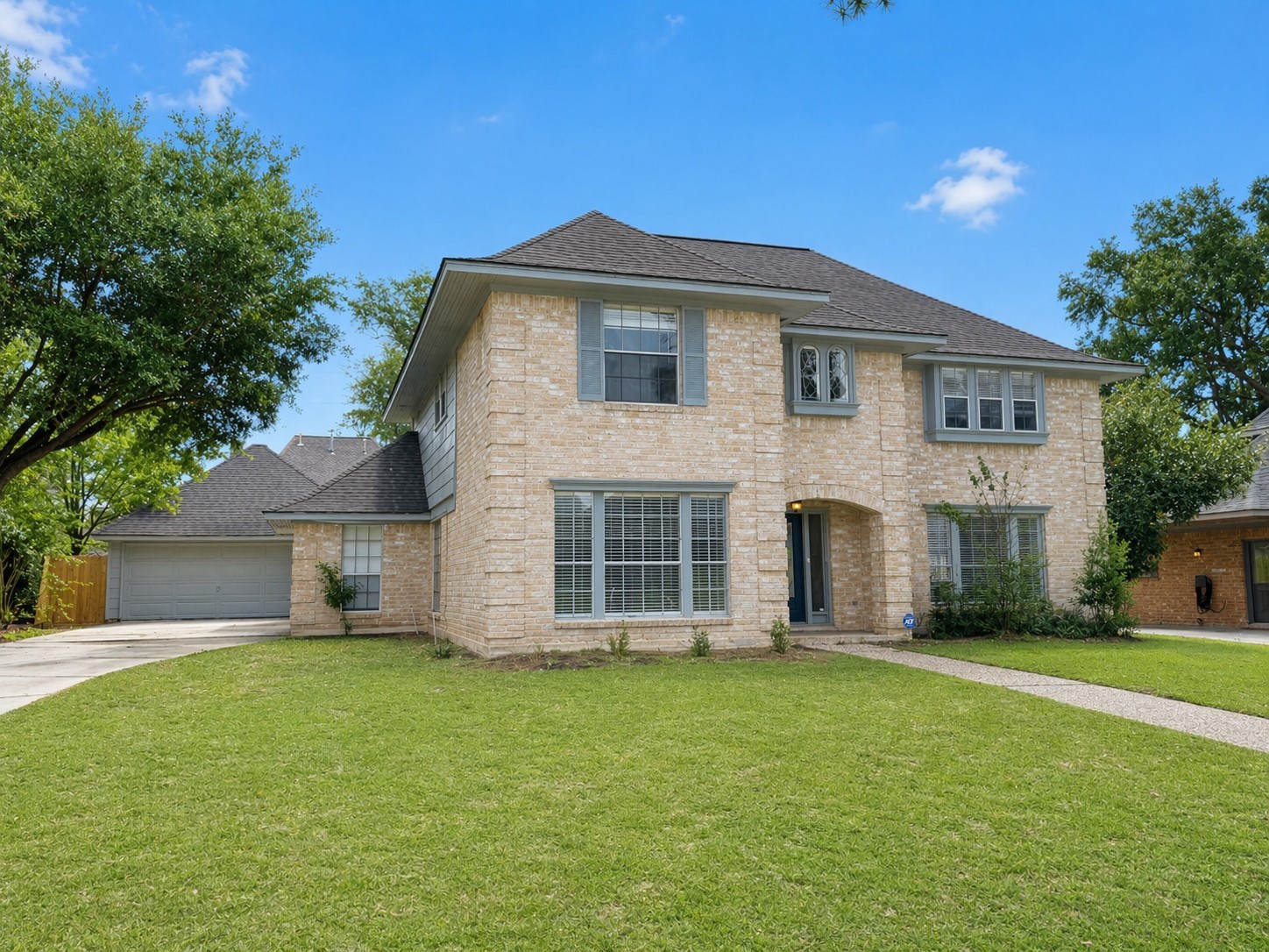 6630 Sumner Isle Court Property Photo 1