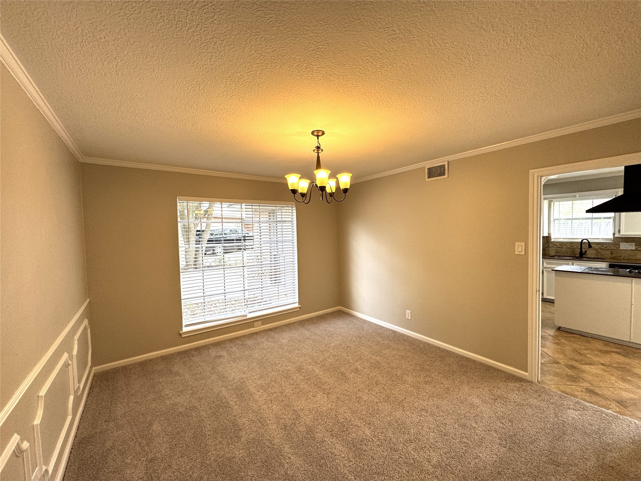 6630 Sumner Isle Court Property Photo 5