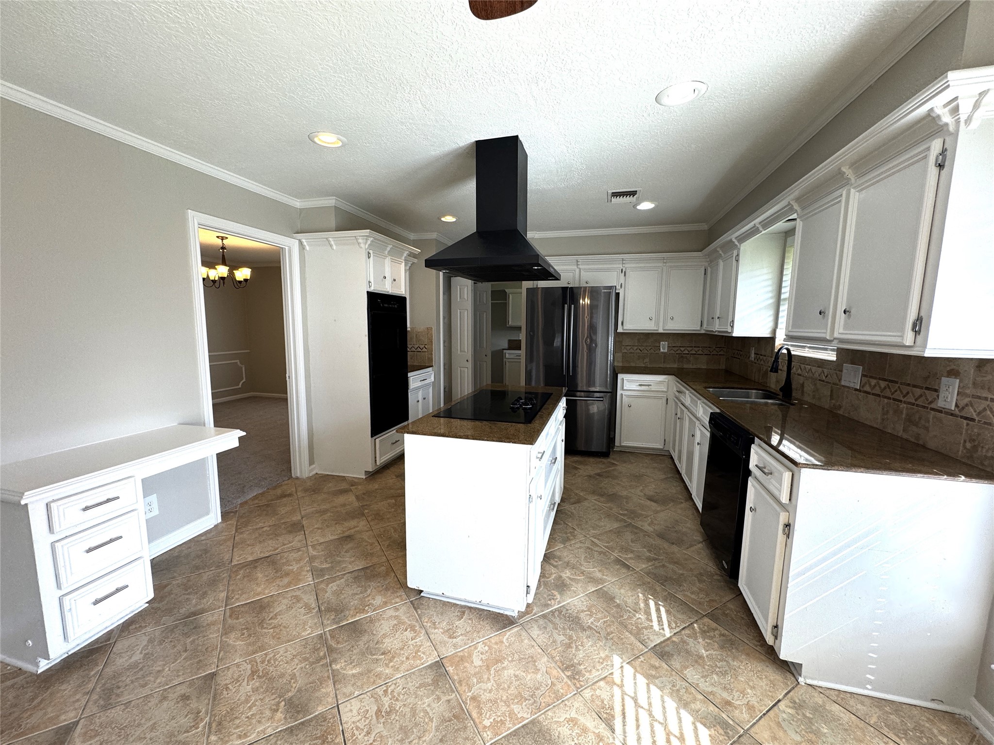 6630 Sumner Isle Court Property Photo 6