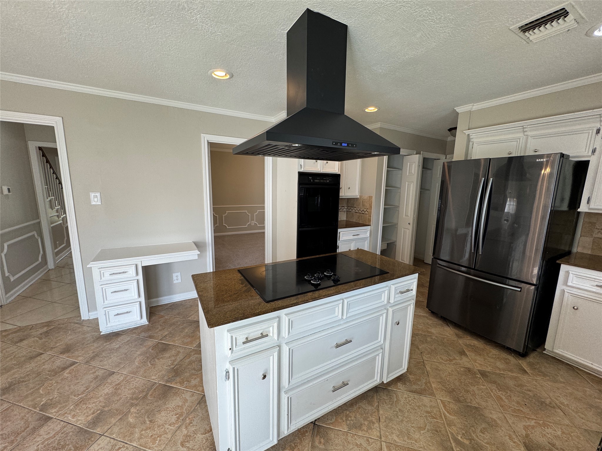 6630 Sumner Isle Court Property Photo 7