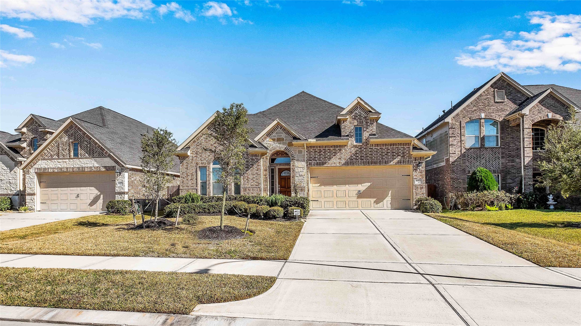 8807 Seguin Cove Lane Property Photo 2