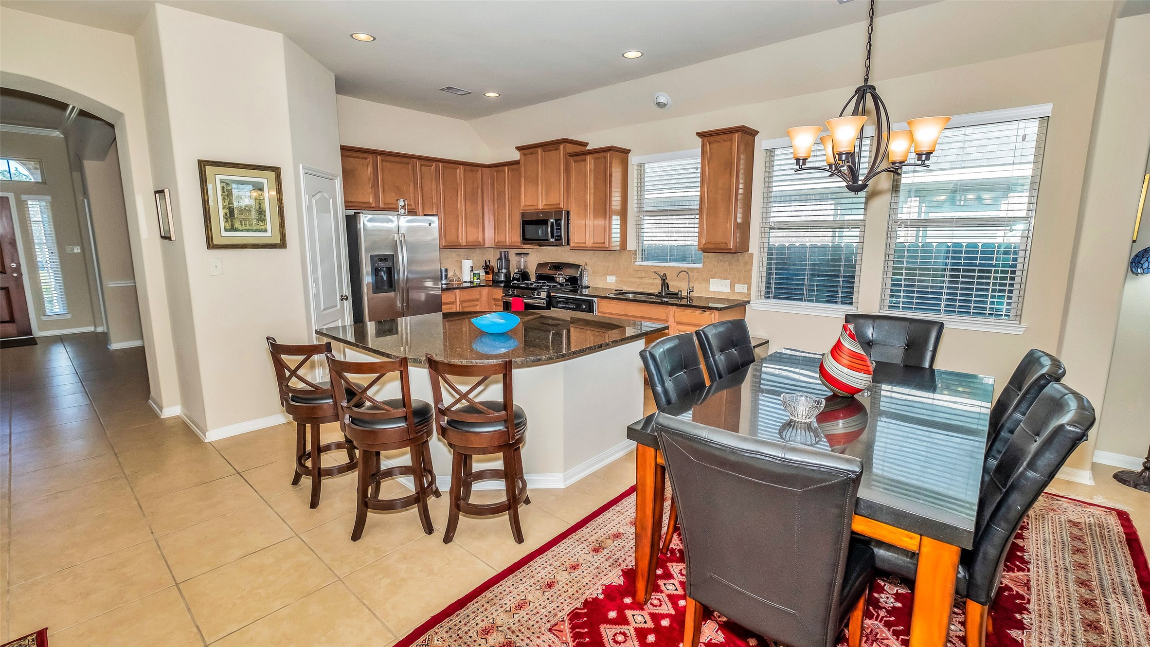 8807 Seguin Cove Lane Property Photo 6
