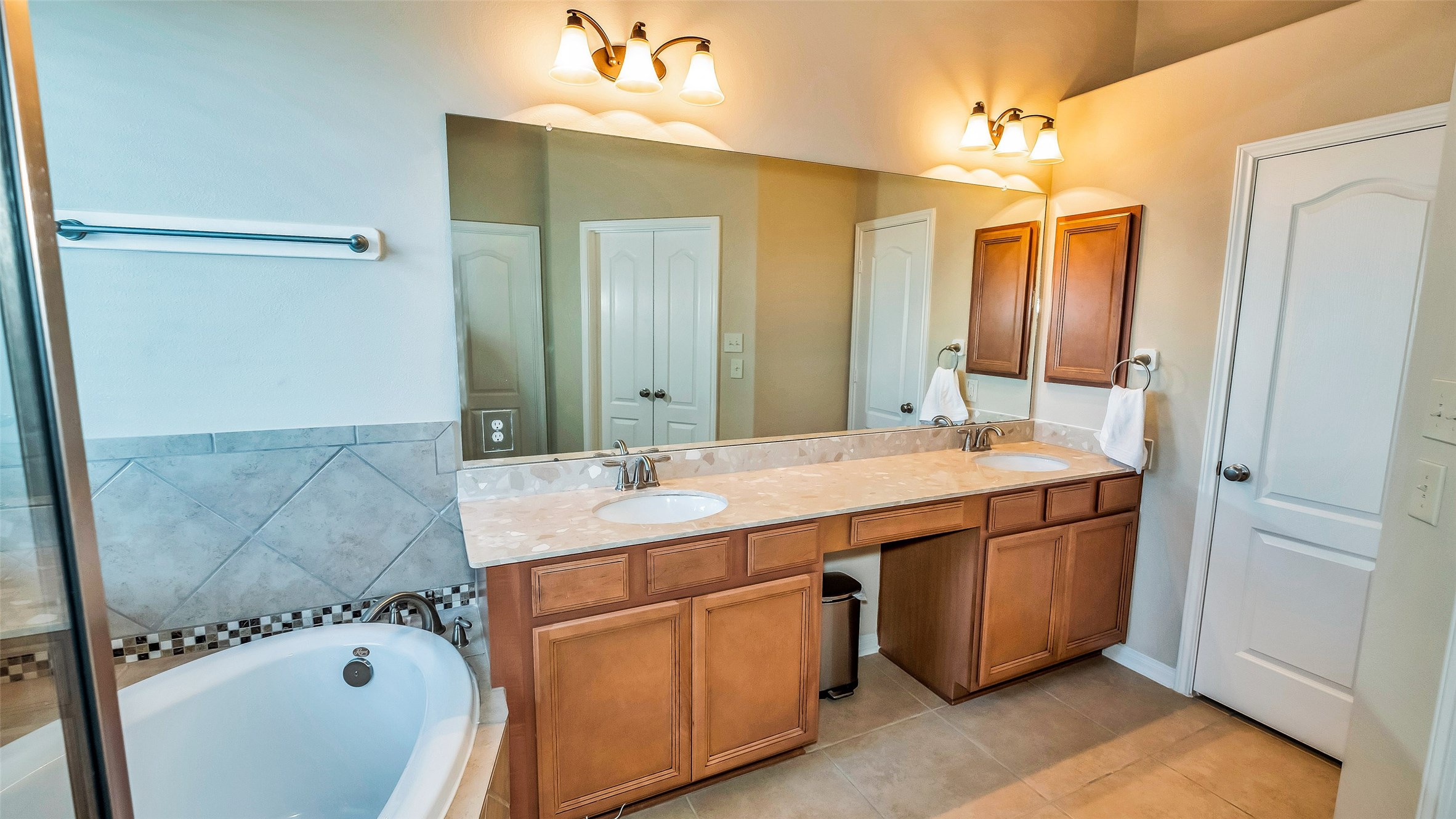 8807 Seguin Cove Lane Property Photo 17