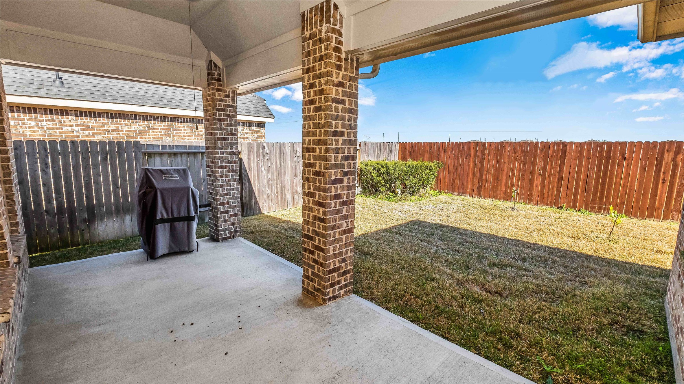 8807 Seguin Cove Lane Property Photo 28