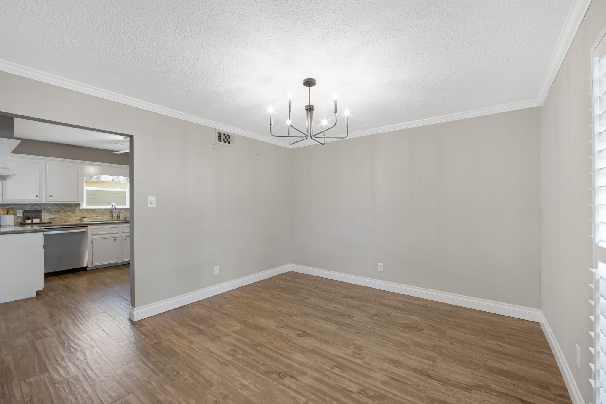 12519 Ravensway Drive Property Photo 7