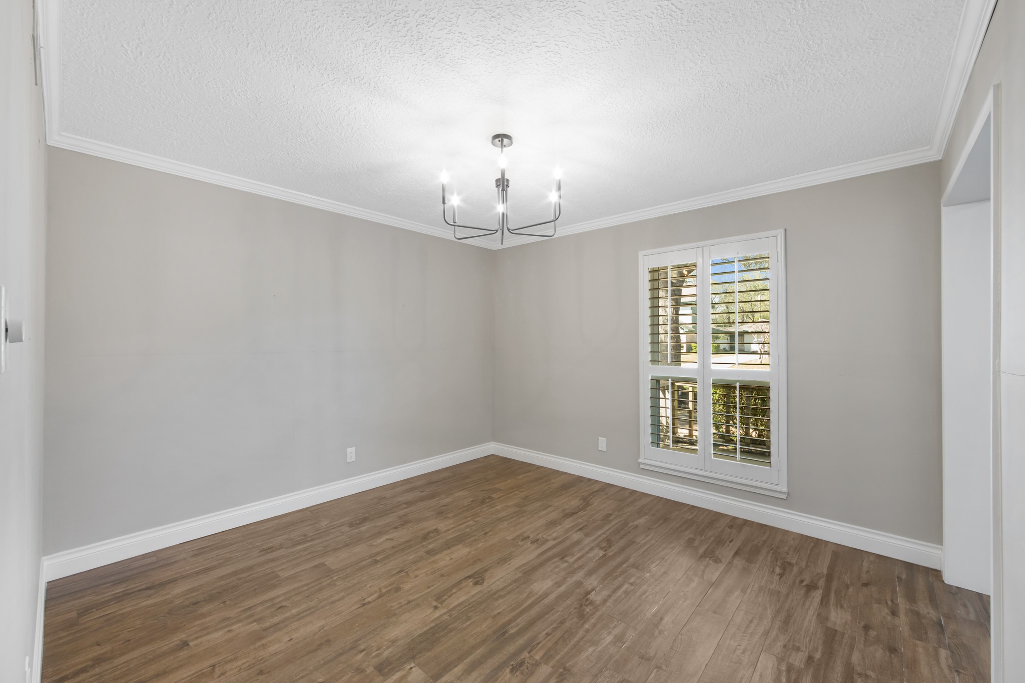 12519 Ravensway Drive Property Photo 9
