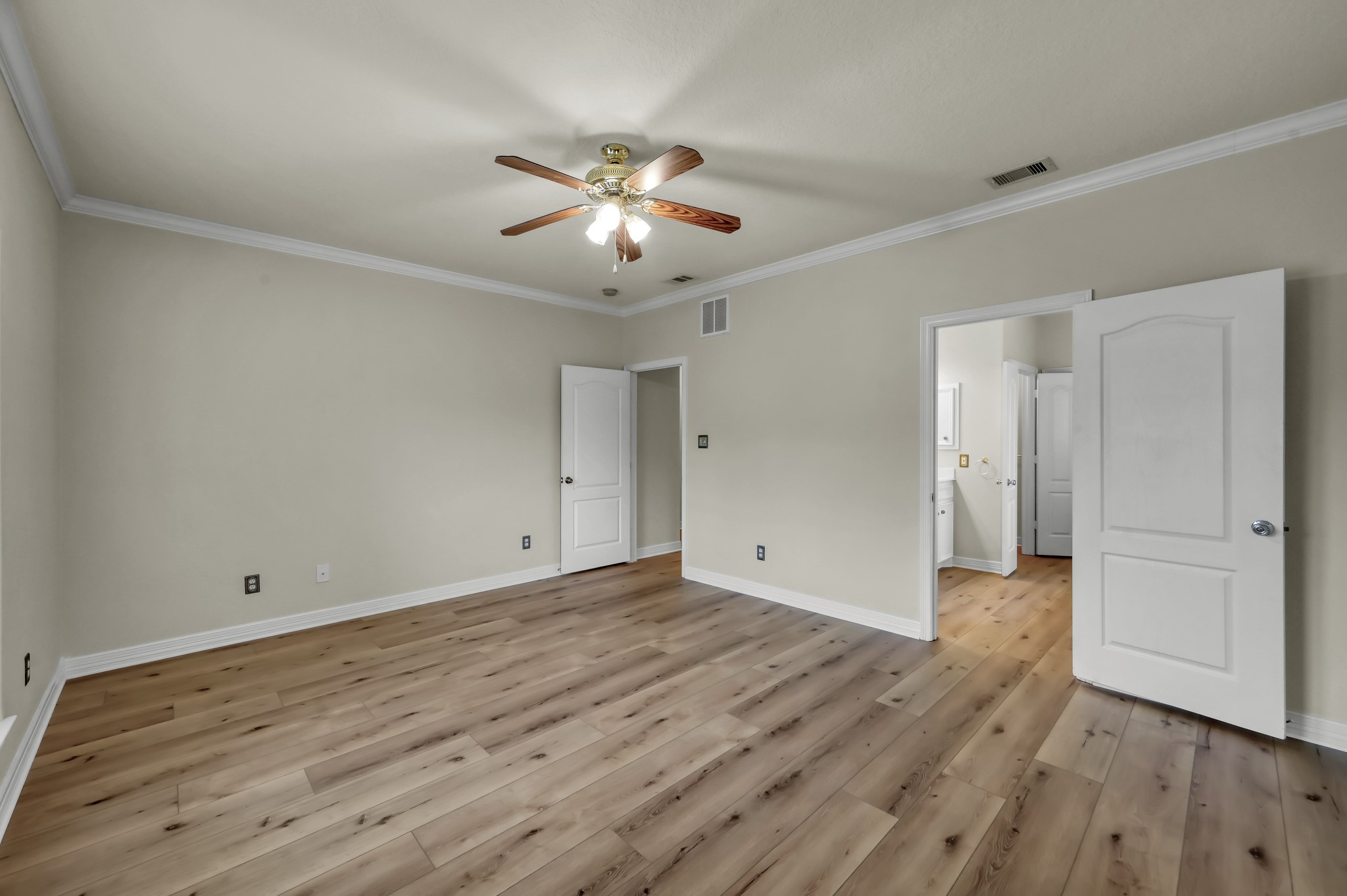 6075 Longmire Trail Property Photo 12