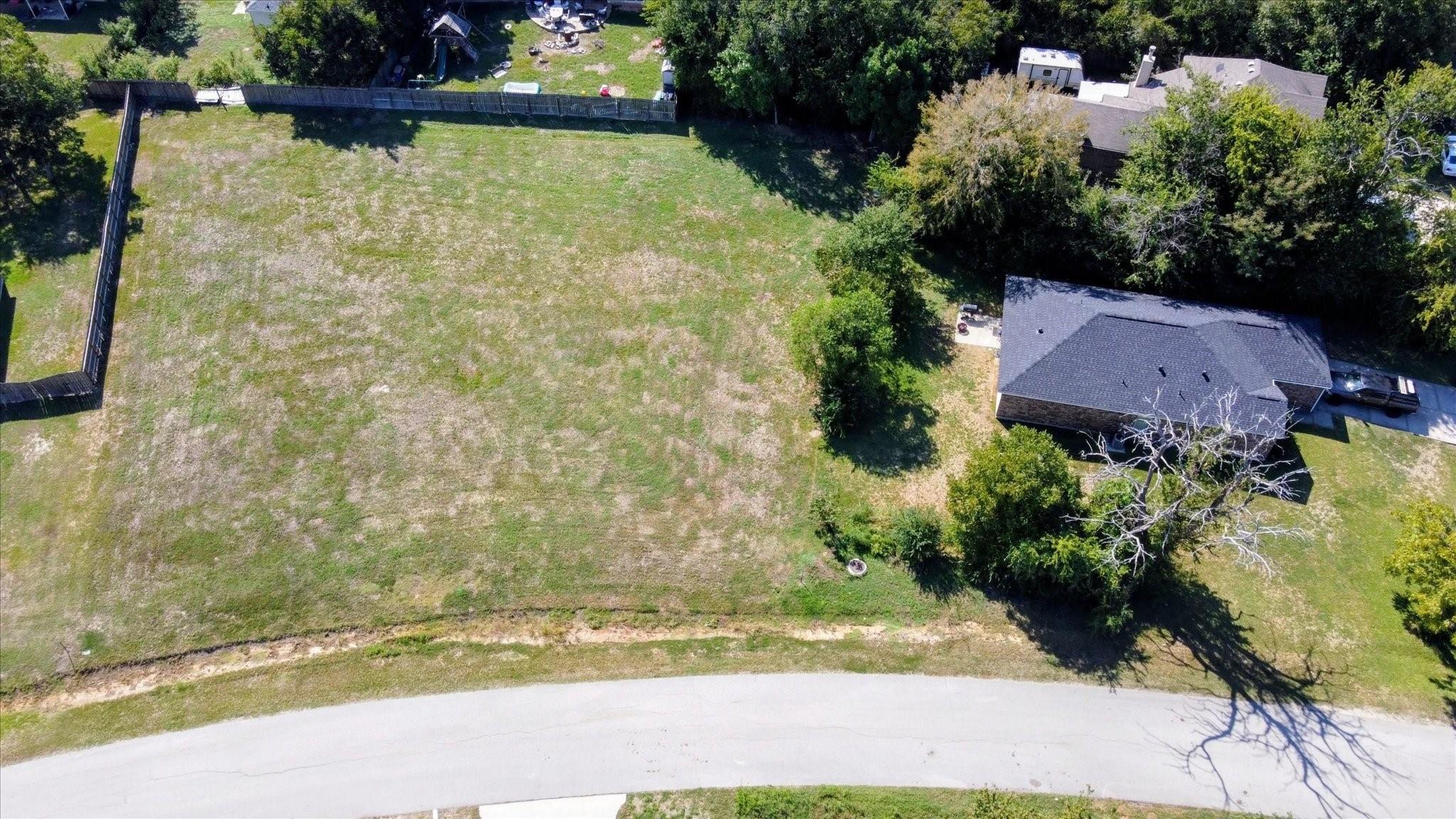 12423 Pecan Drive Property Photo 4