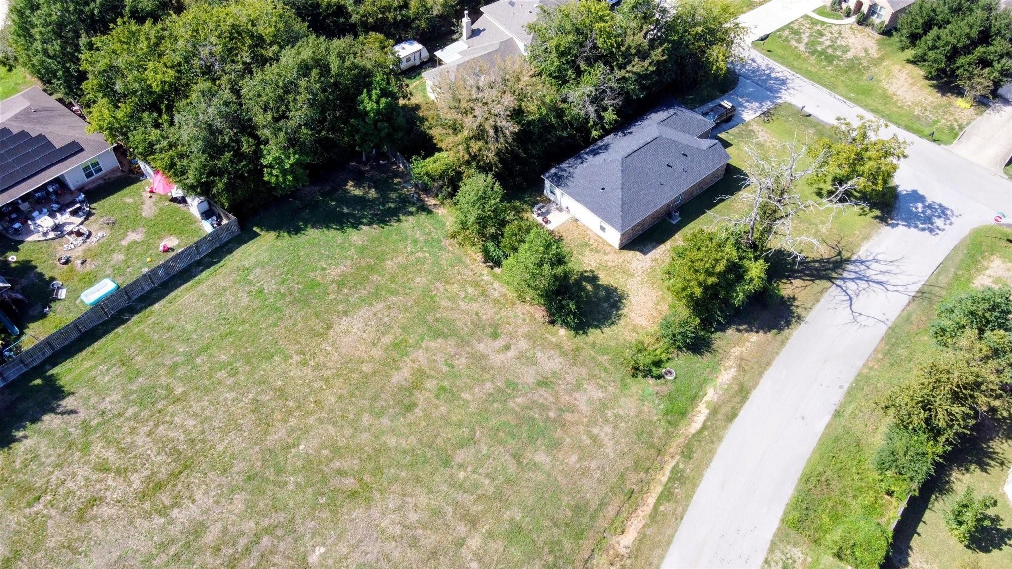 12423 Pecan Drive Property Photo 5