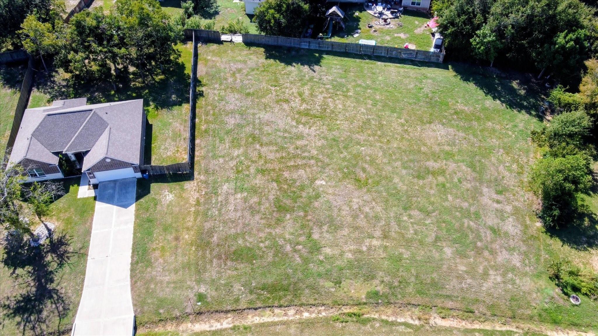 12423 Pecan Drive Property Photo 8